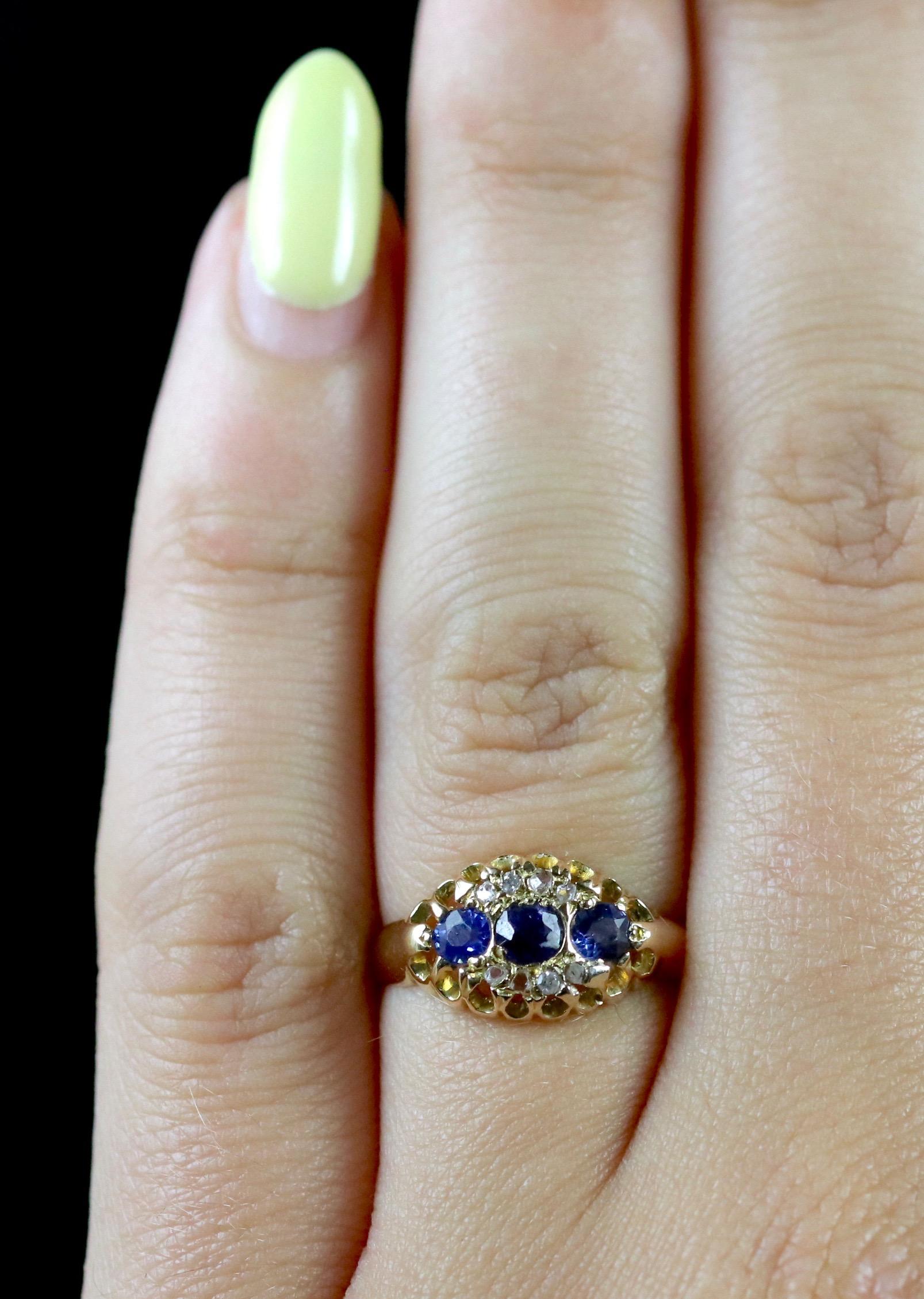 Antique Edwardian Sapphire Diamond Ring 18 Carat Dated Chester, 1903 For Sale 3