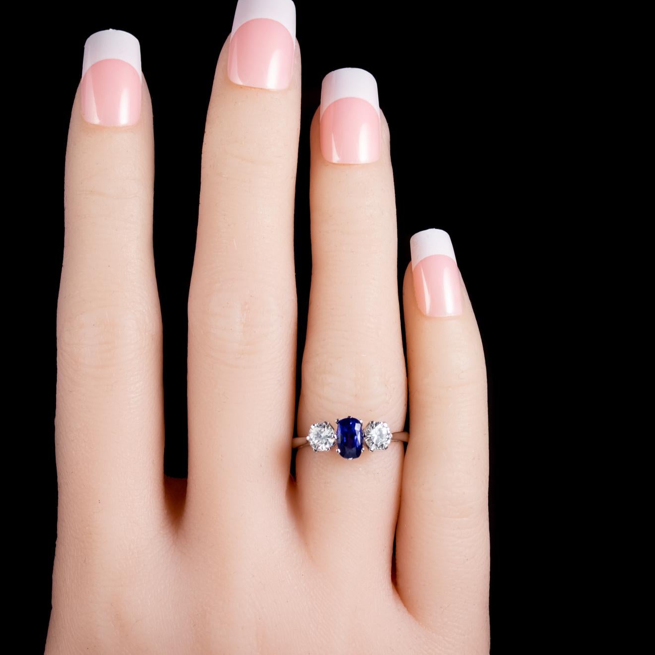 Antique Edwardian Sapphire Diamond Trilogy Ring 18 Carat Gold, circa 1915 4