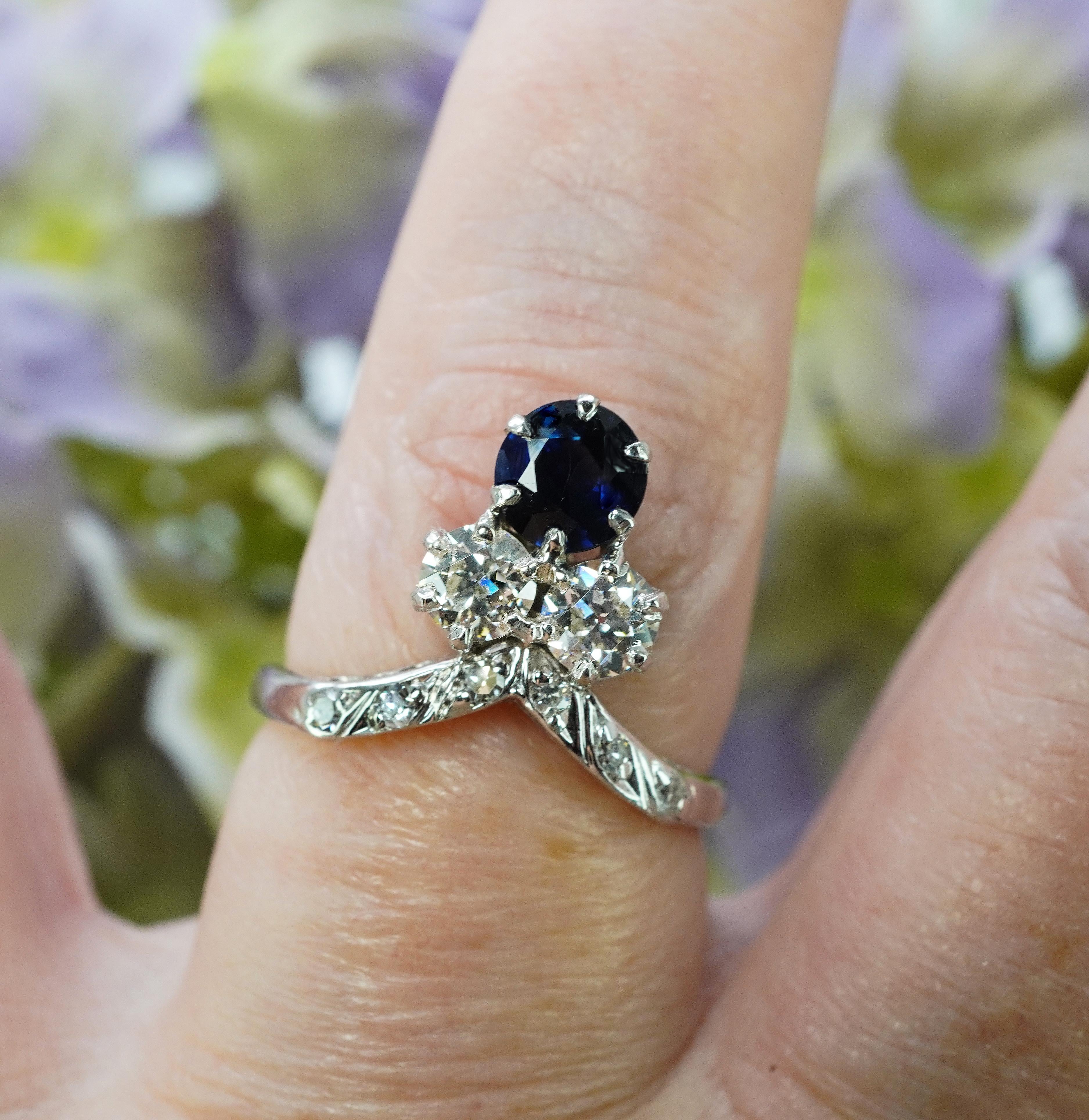 Édouardien Bague trilogie en or 14 carats, saphir ancien, taille européenne, ancienne, Edwardienne, Estate en vente