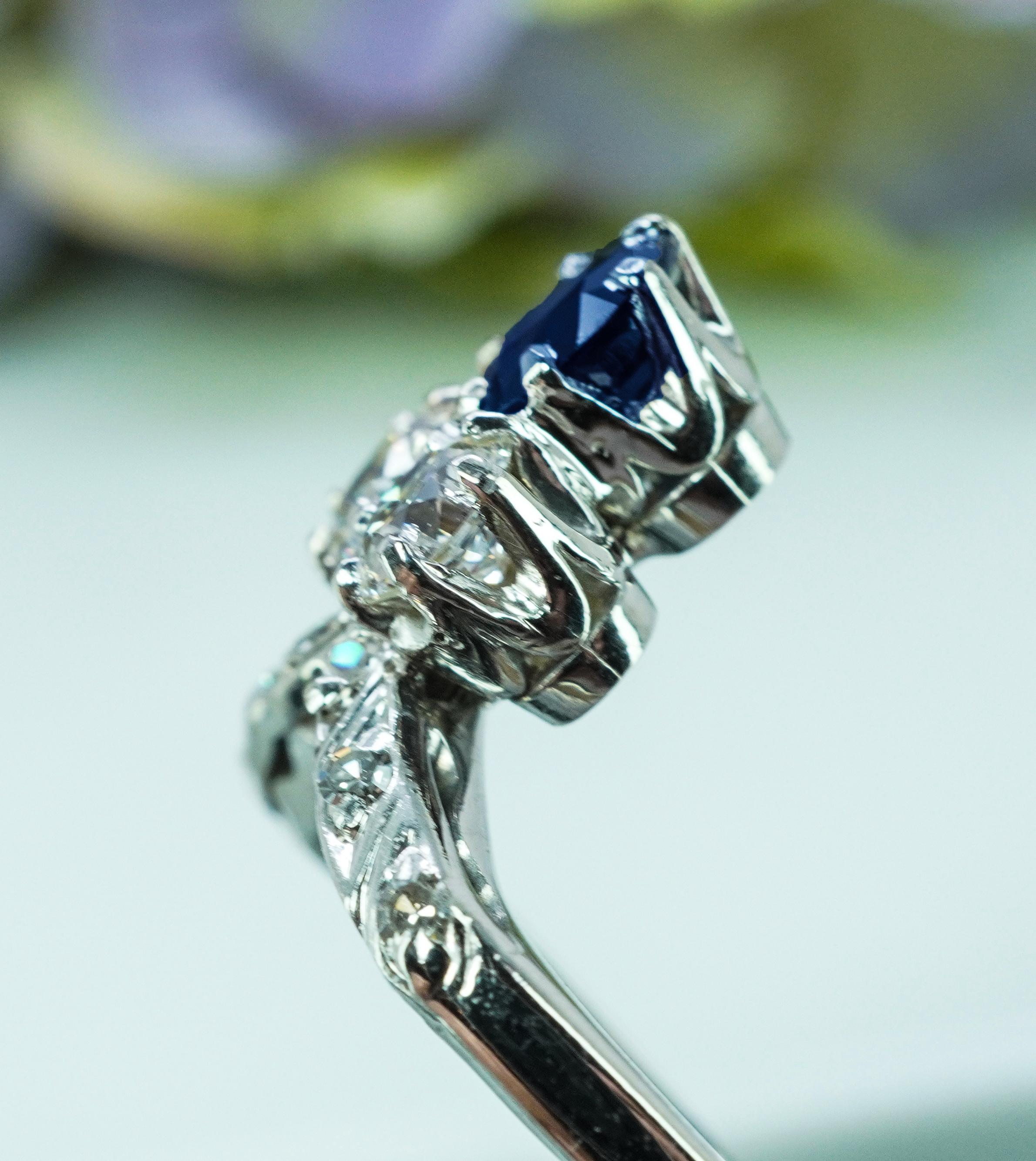 Taille vieille Europe Bague trilogie en or 14 carats, saphir ancien, taille européenne, ancienne, Edwardienne, Estate en vente