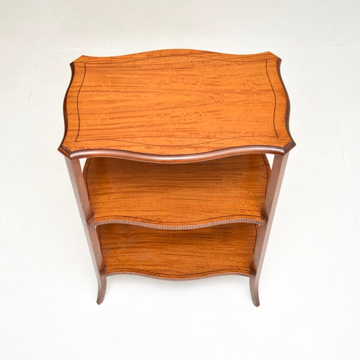 Antike edwardianische Etagere/Beistelltisch aus Seidenholz (Britisch) im Angebot