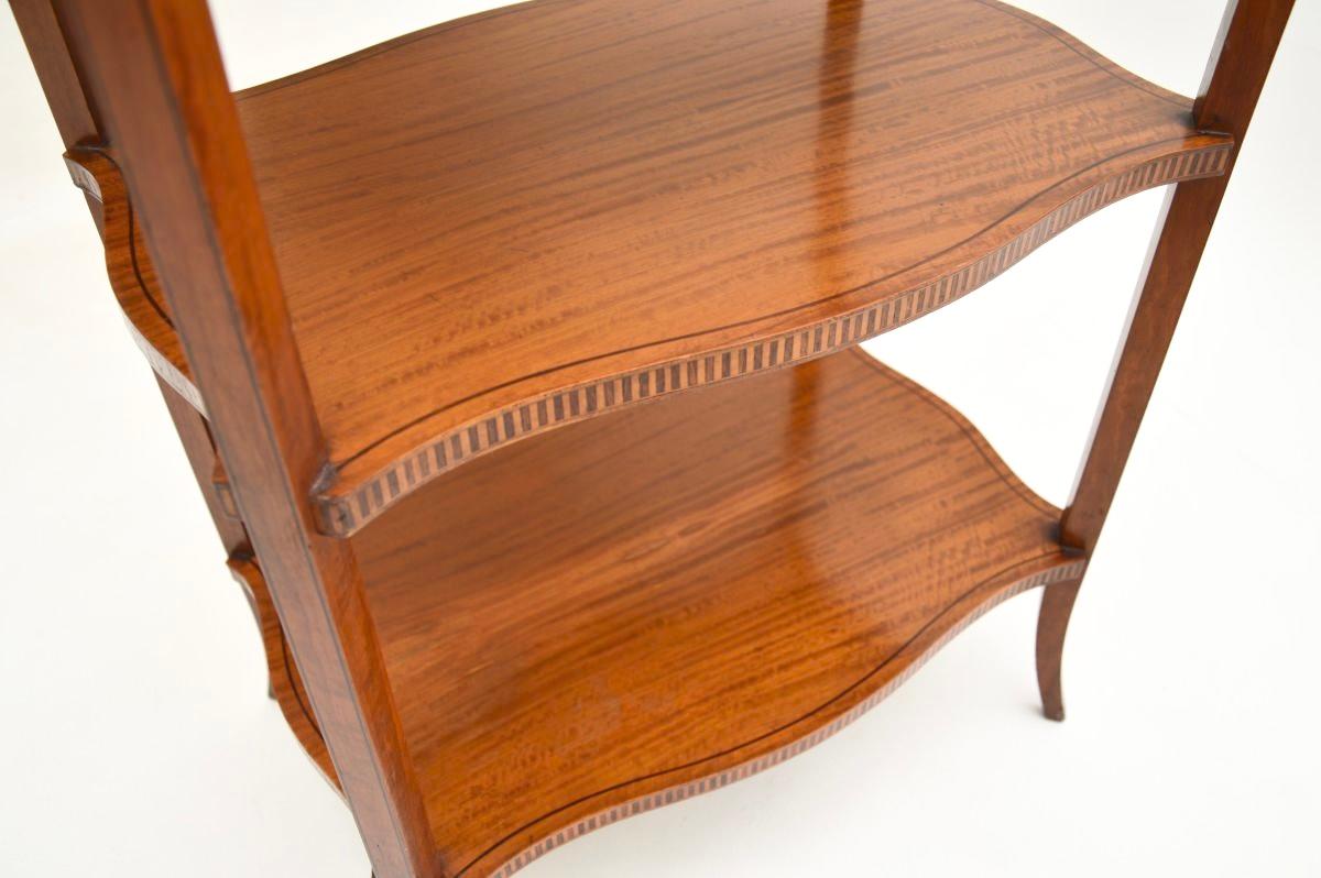 Antike edwardianische Etagere/Beistelltisch aus Seidenholz im Angebot 1