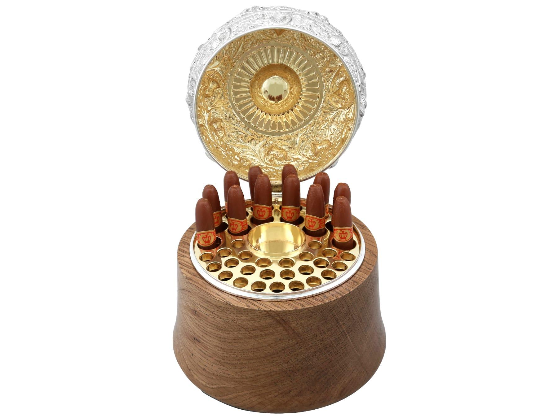 Antiguo humidor escocés eduardiano de plata de ley y roble en venta 3