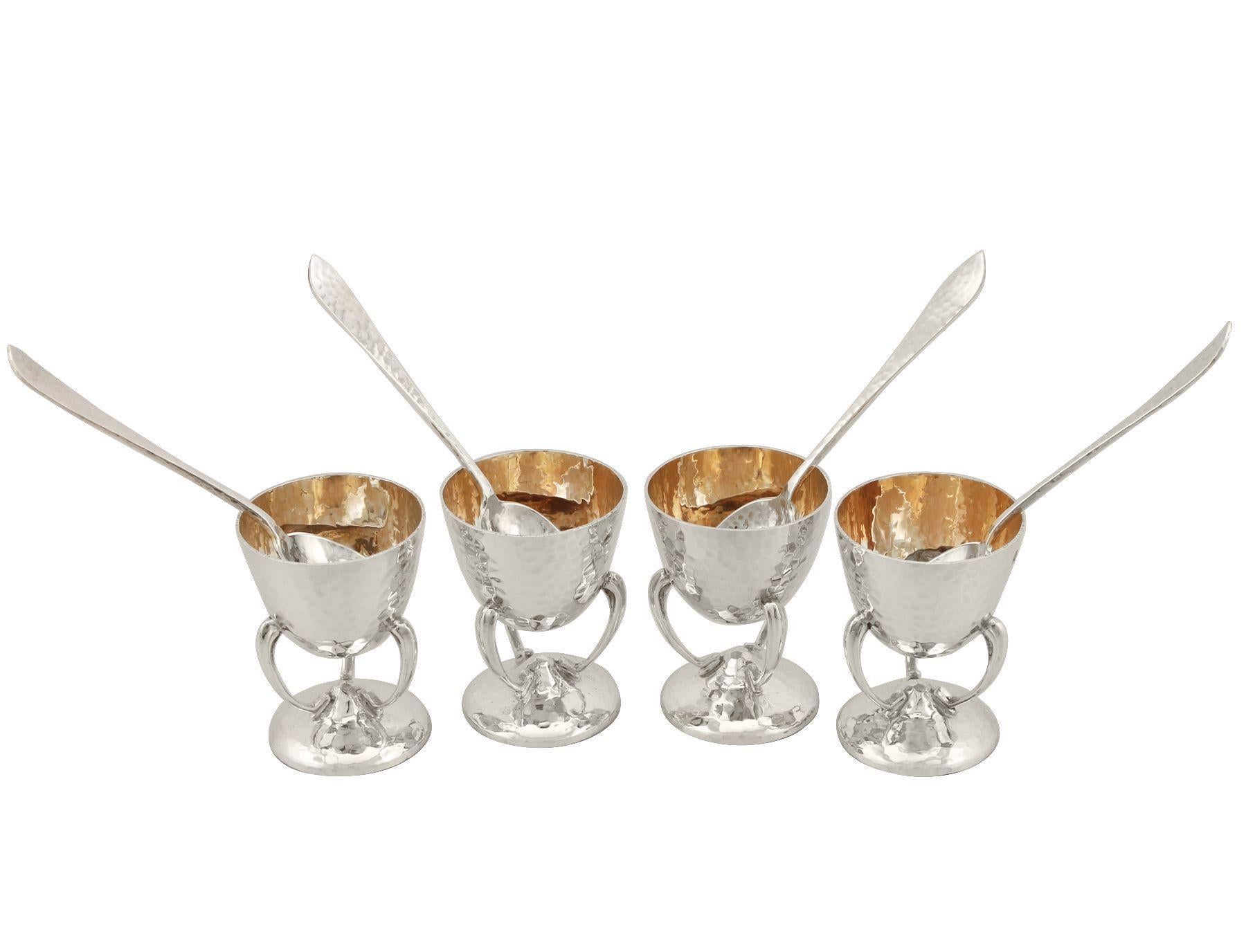 Antique Edwardian Scottish Sterling Silver Egg Cups and Spoons Art Nouveau In Excellent Condition In Jesmond, Newcastle Upon Tyne