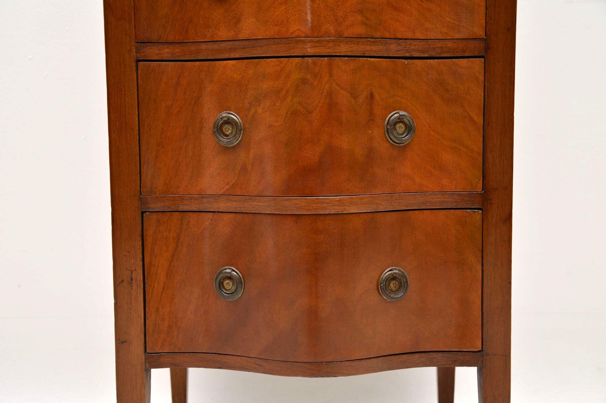 Early 20th Century Antique Edwardian Serpentine Mahogany Chest of Drawers