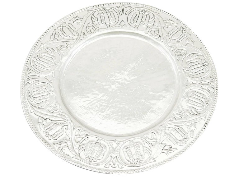 Antique Edwardian Set of Four Sterling Silver Dinner Plates For Sale at
