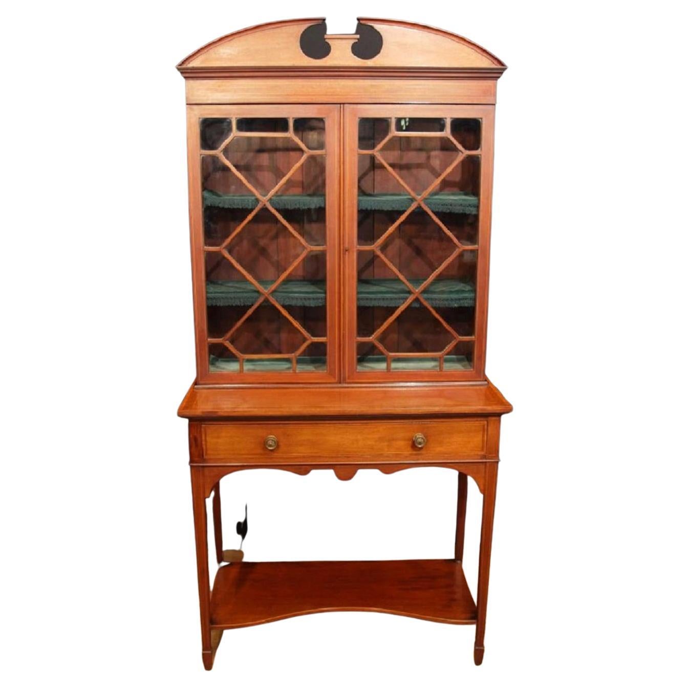 Bibliothèque édouardienne ancienne Sheraton China Cabinet en vente