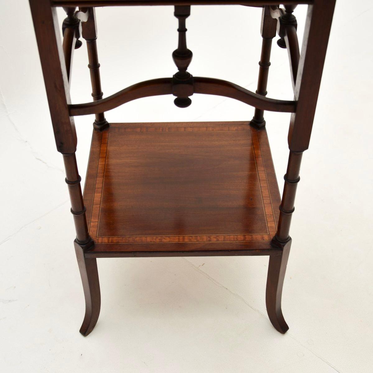 Mesa auxiliar eduardiana antigua Madera