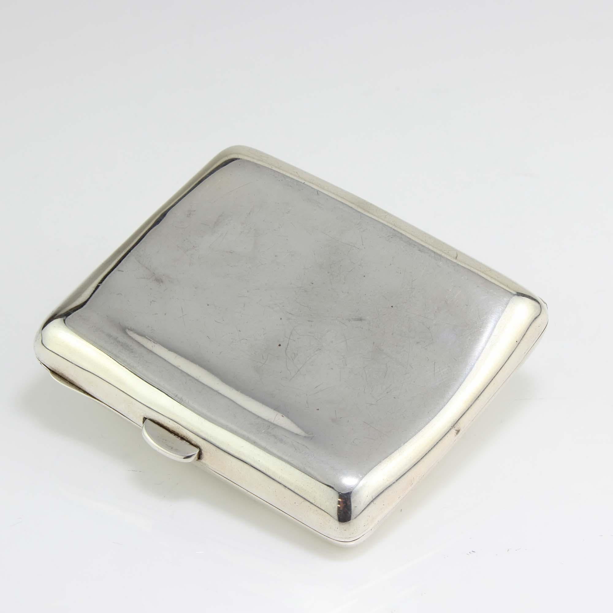 Antique Edwardian Silver Cigarette Box with Enamelled Picture In Good Condition For Sale In Braintree, GB