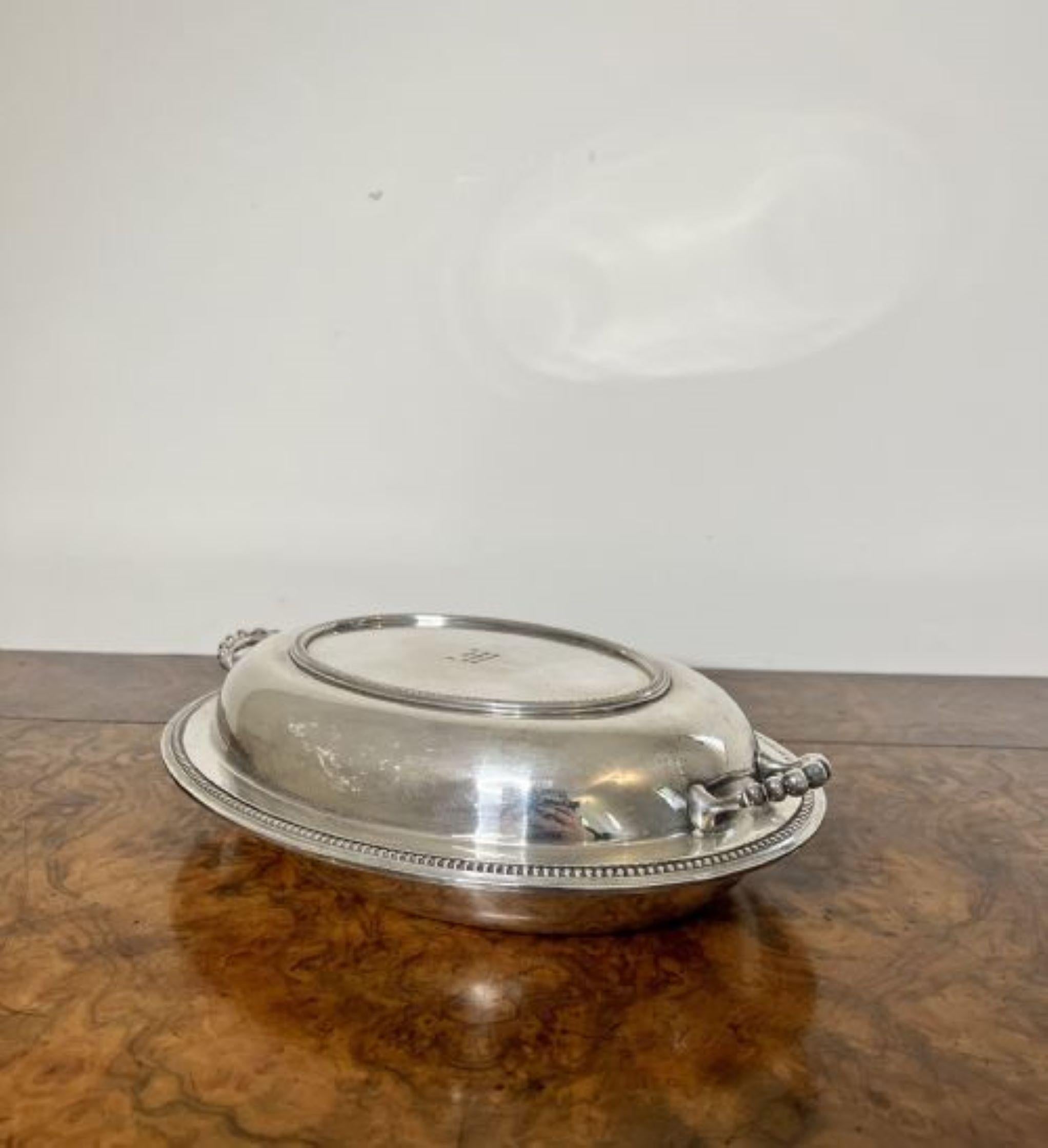 Antique Edwardian silver plated oval entree dish  In Good Condition For Sale In Ipswich, GB