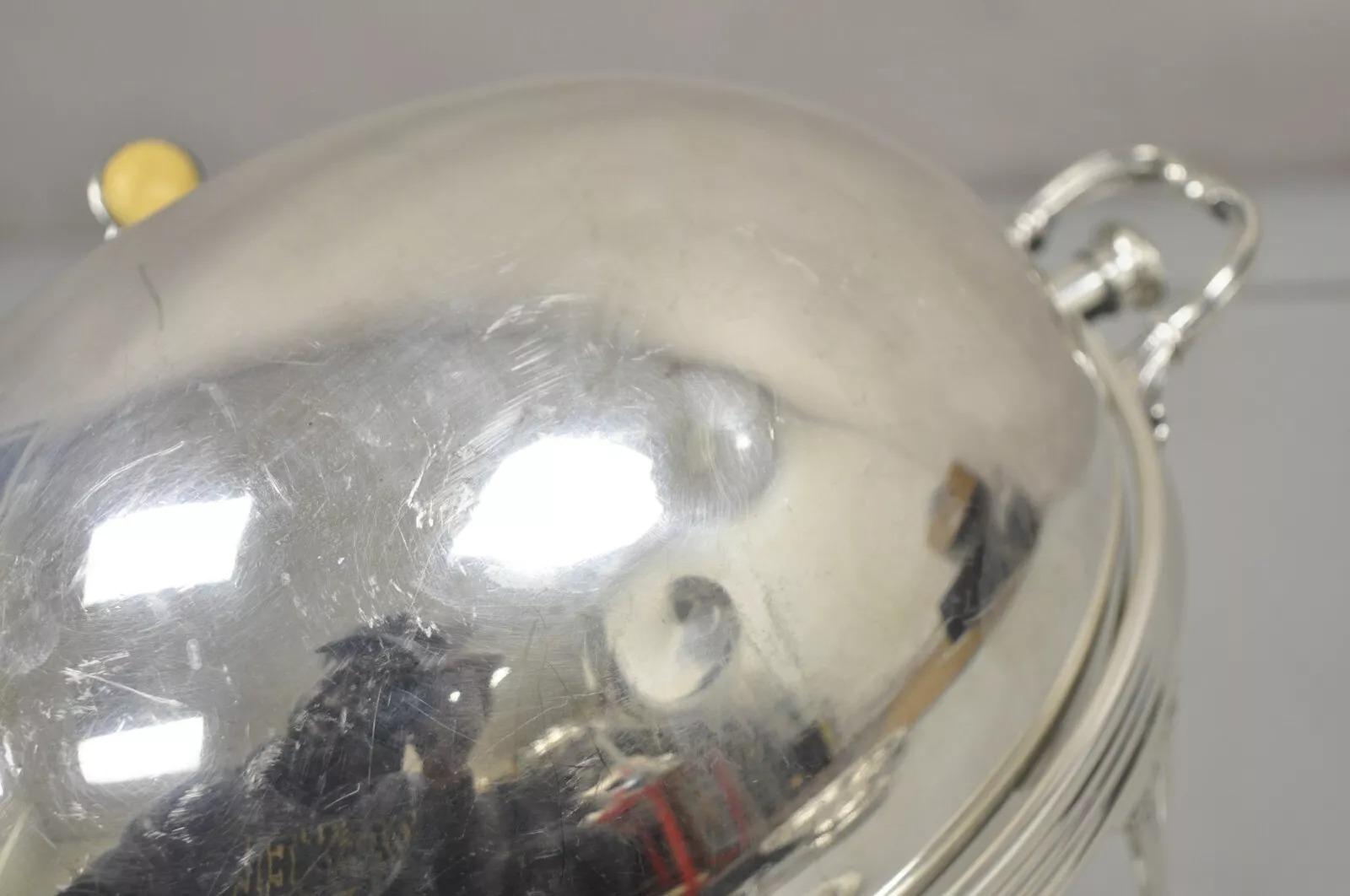 Plaqué argent Ancien réchaud à viande ovale à dôme tournant en métal argenté de l'époque édouardienne. en vente