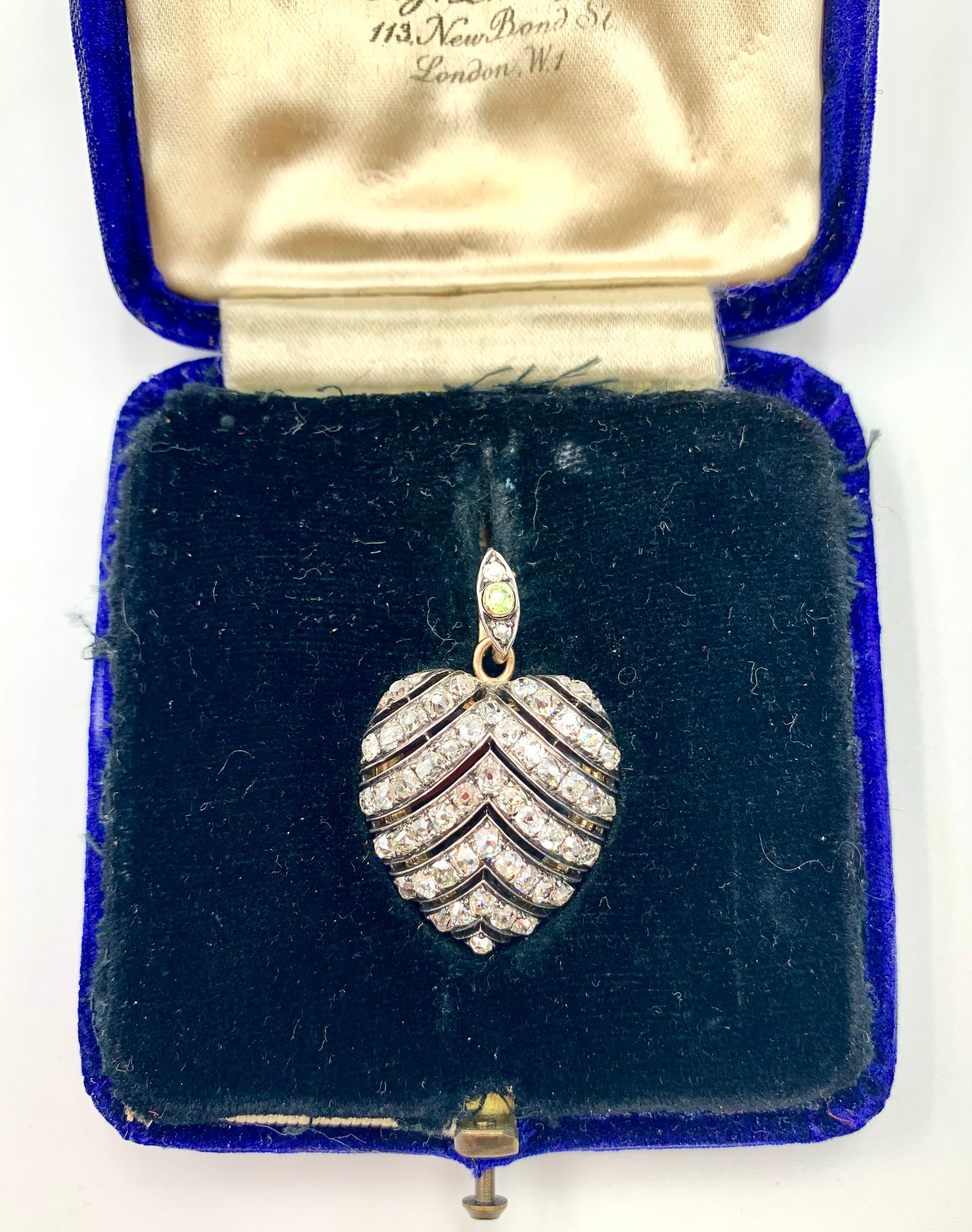 Antico S.J. edoardiano Collana con ciondolo Phillips a forma di cuore e diamante in vendita 2