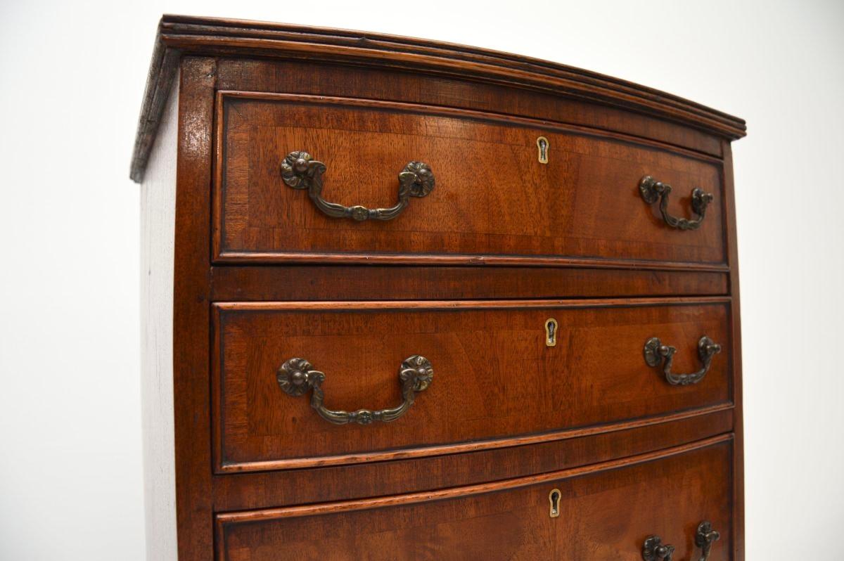 Commode ancienne édouardienne à façade arrondie et élancée en vente 2