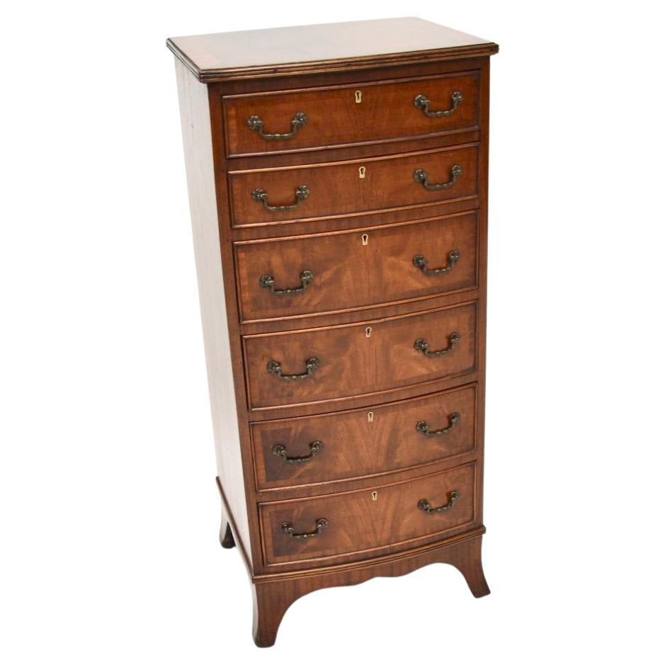 Commode ancienne édouardienne à façade arrondie et élancée en vente