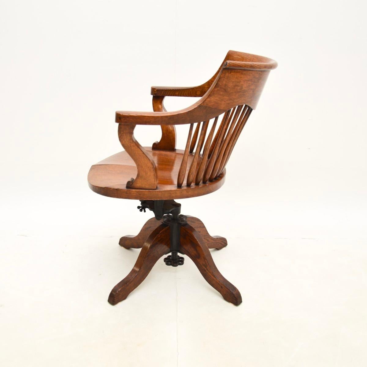 Antique Edwardian Solid Oak Swivel Desk Chair In Good Condition In London, GB