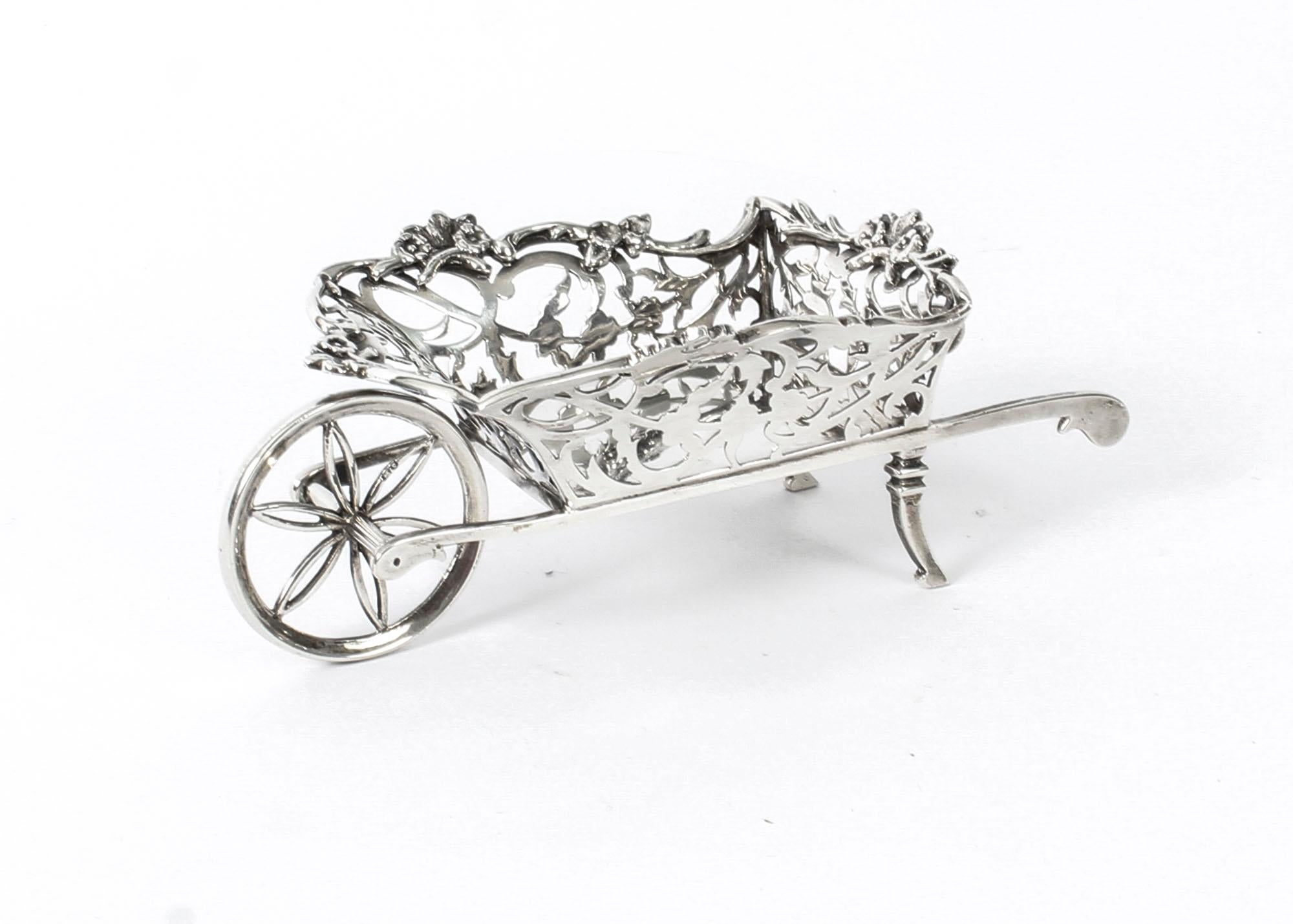 Antique Edwardian Sterling Silver BonBon Dish William Comyns London, 1908 13