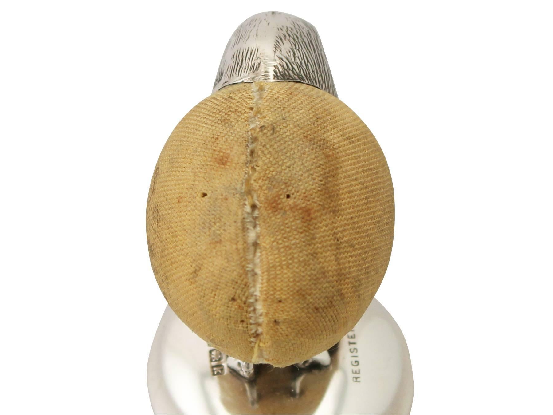 Antique Edwardian Sterling Silver ‘Chick’ Pin Cushion In Excellent Condition In Jesmond, Newcastle Upon Tyne