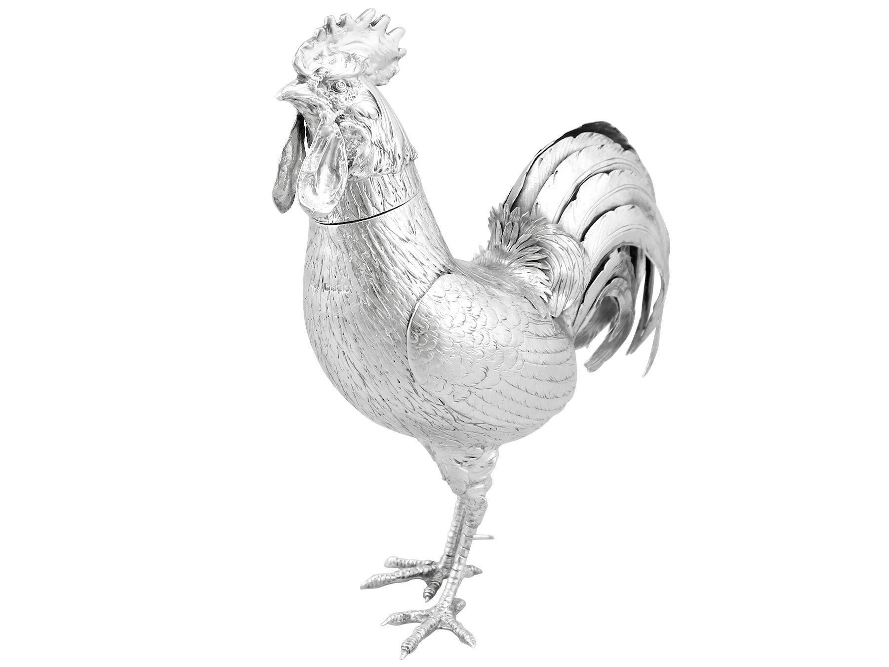 An exceptional, fine and impressive, large antique English sterling silver sugar box realistically modelled in the form of a cockerel; an addition to our animal related silverware collection

This exceptional antique sterling silver sugar box has