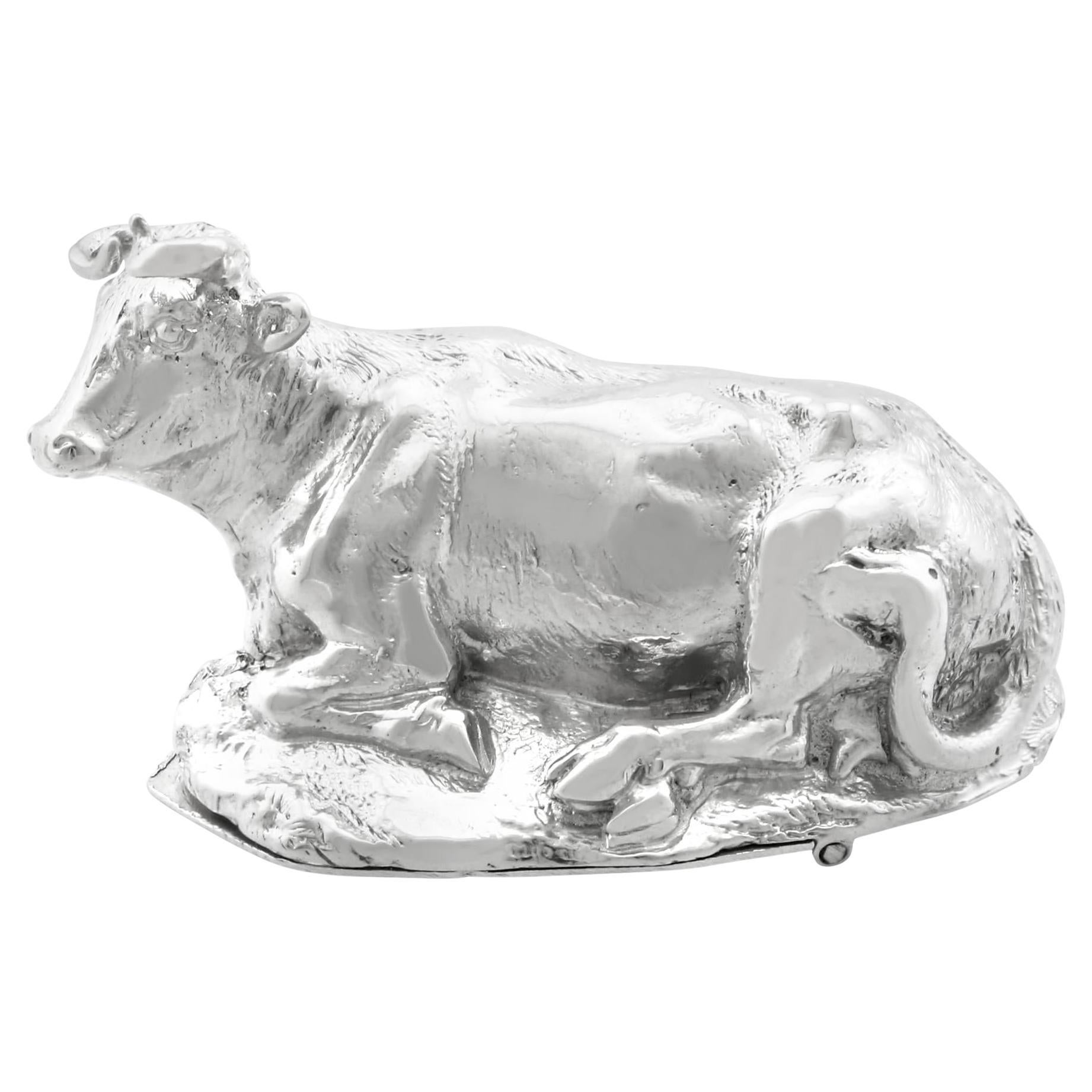 Antiguo pastillero eduardiano de plata de ley para vacas (1901) en venta