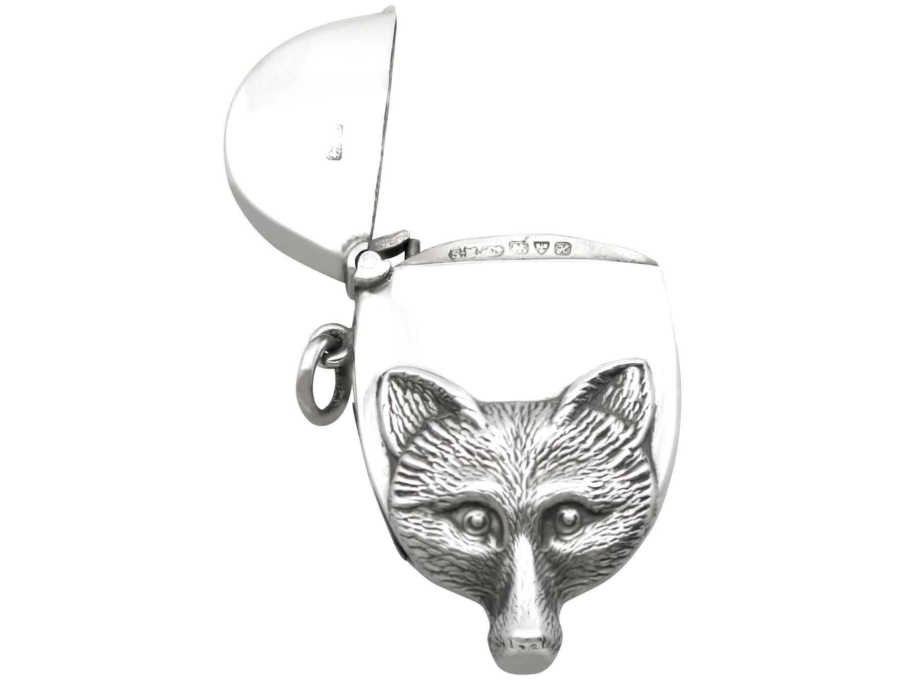 Antico astuccio in argento Sterling Edwardian Fox Vesta (1908) in vendita 2