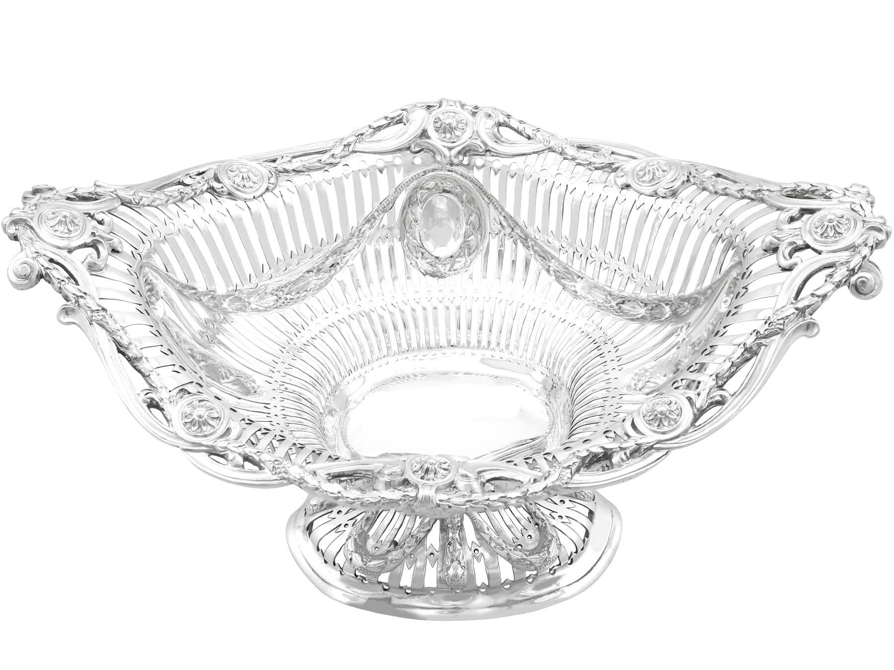 English Antique Edwardian Sterling Silver Fruit / Bon Bon Dish (1901) For Sale