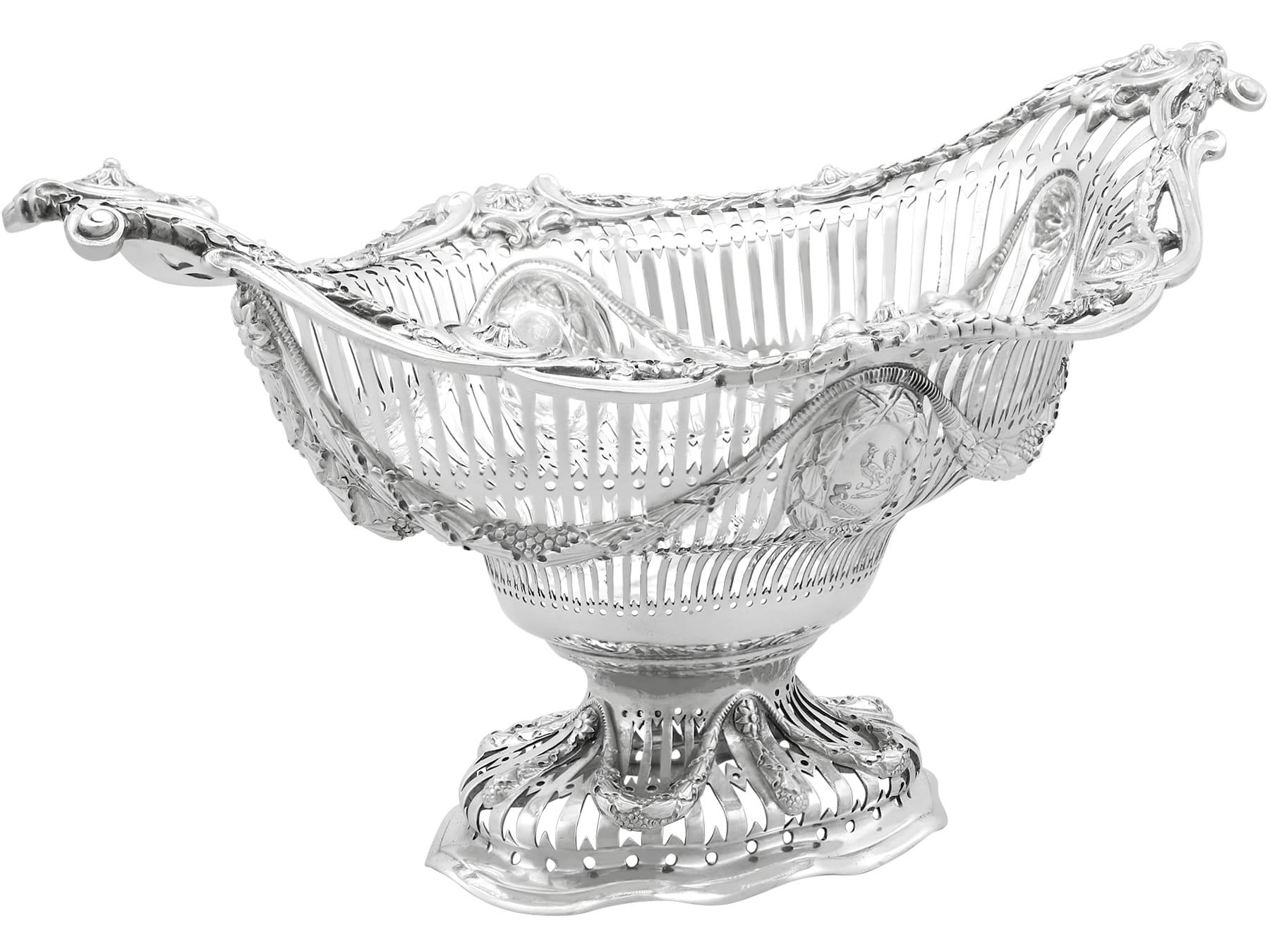 Antique Edwardian Sterling Silver Fruit / Bon Bon Dish (1901) For Sale 4