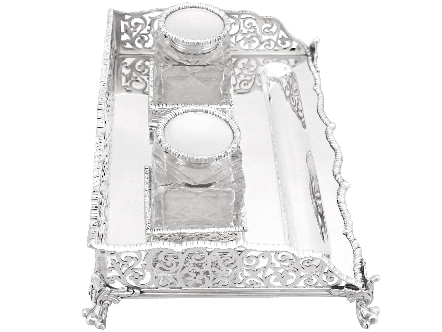 Antique Edwardian Sterling Silver Gallery Inkstand by Edward Barnard & Sons Ltd In Excellent Condition In Jesmond, Newcastle Upon Tyne