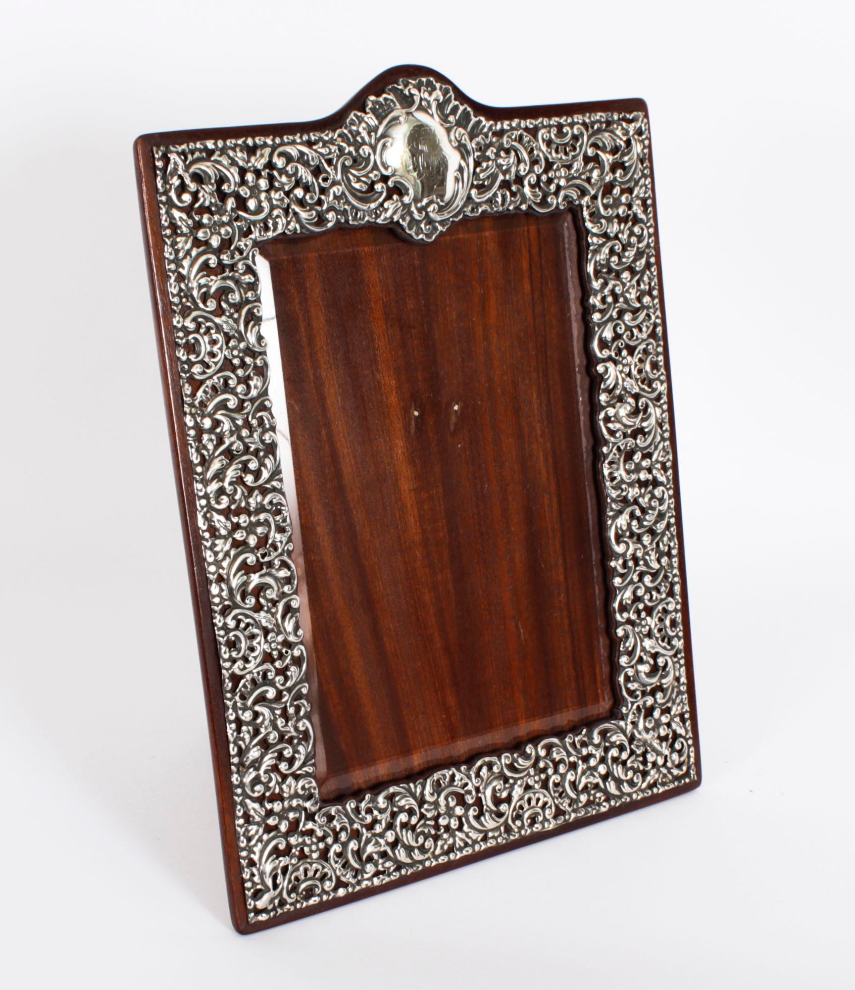Antique Edwardian Sterling Silver Photo Frame Dated 1904 32x23cm For Sale 9