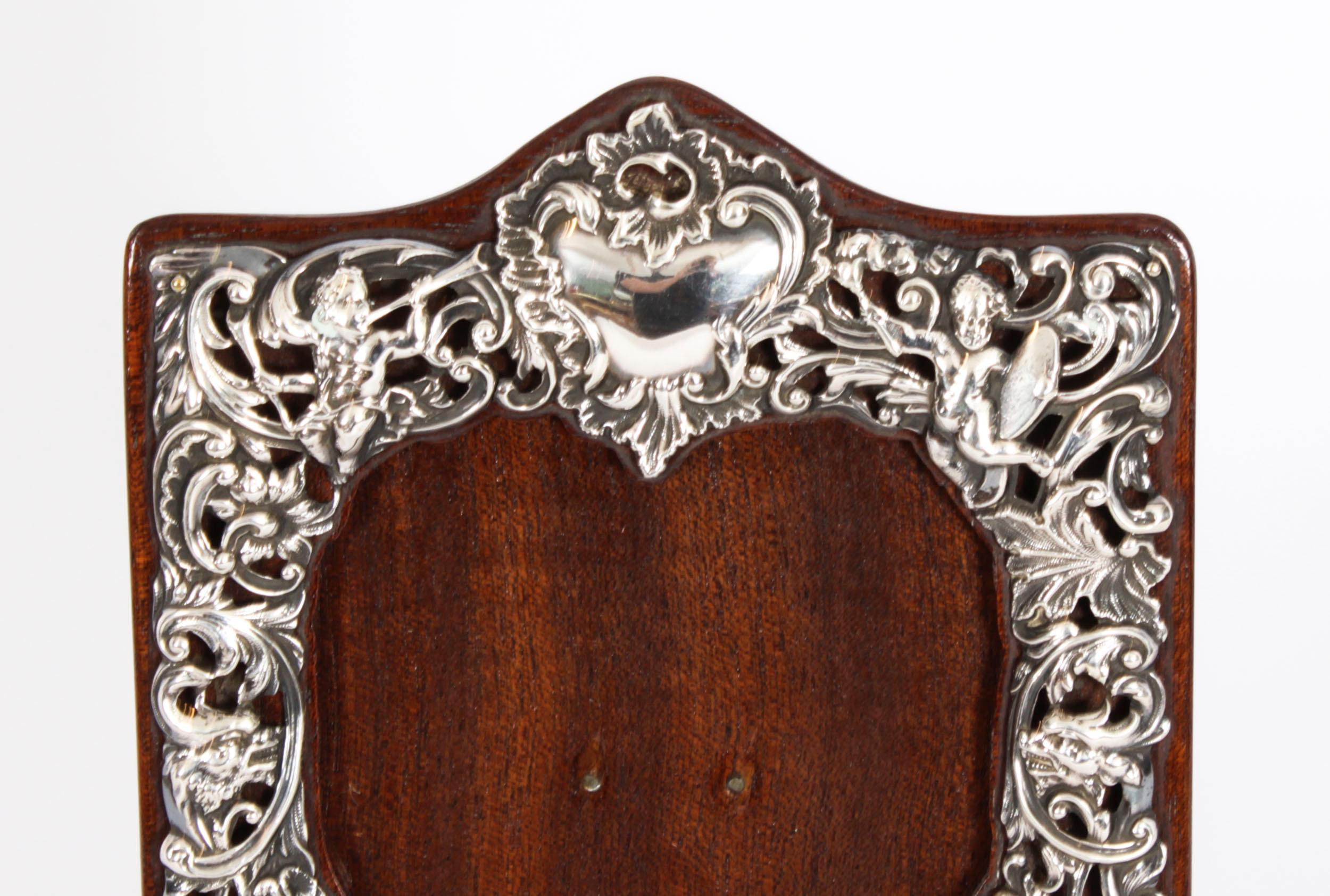 Antique Edwardian Sterling Silver Photo Frame Dated 1911 20x14cm In Good Condition In London, GB