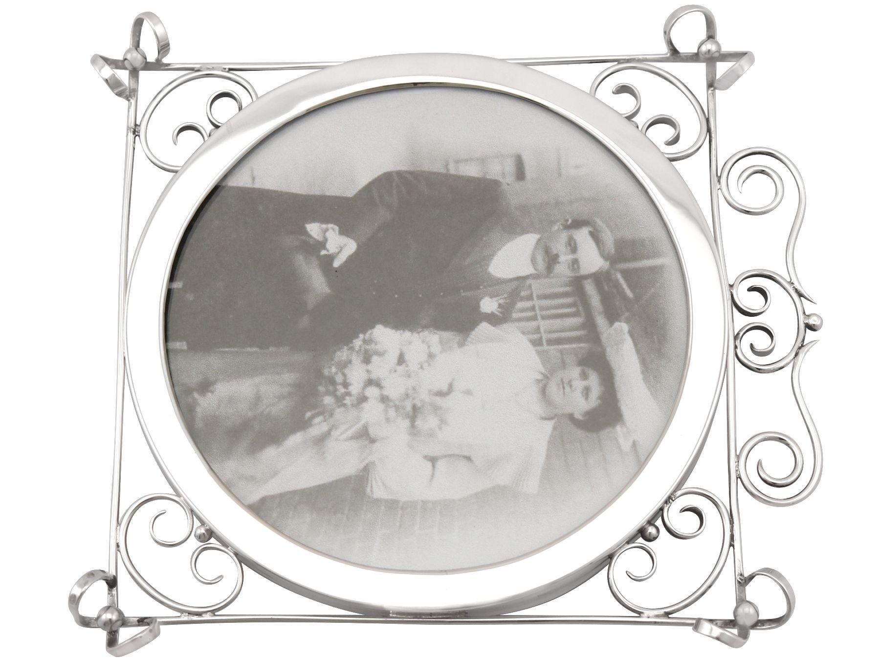 Antique Edwardian Sterling Silver Photograph Frame For Sale 1