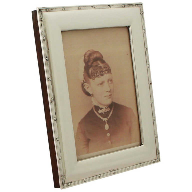 Antique Edwardian Sterling Silver Photograph Frame by Deakin & Francis For Sale