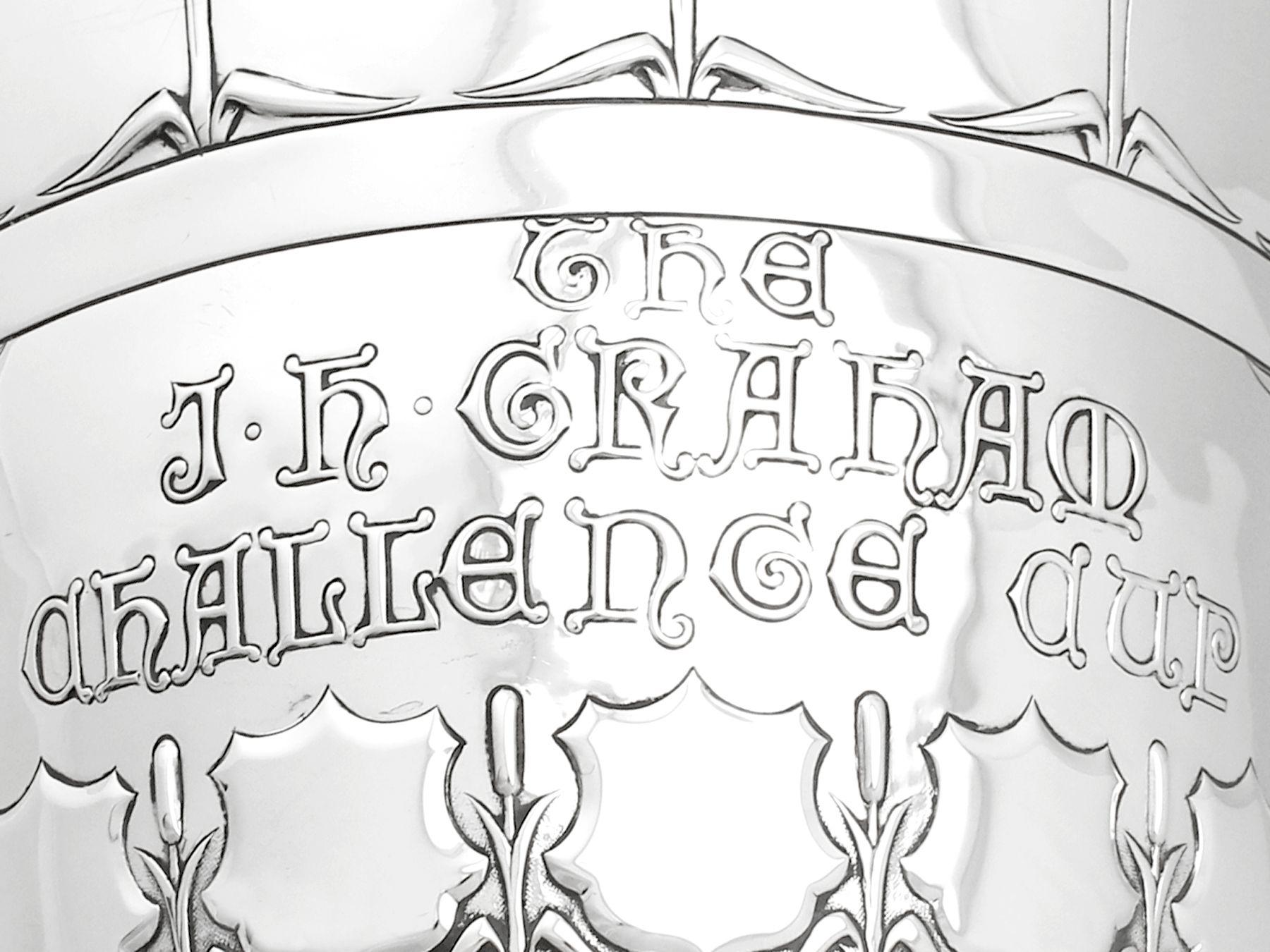 Coppa di presentazione o di champagne e coperchio in argento sterling di epoca edoardiana in vendita 3