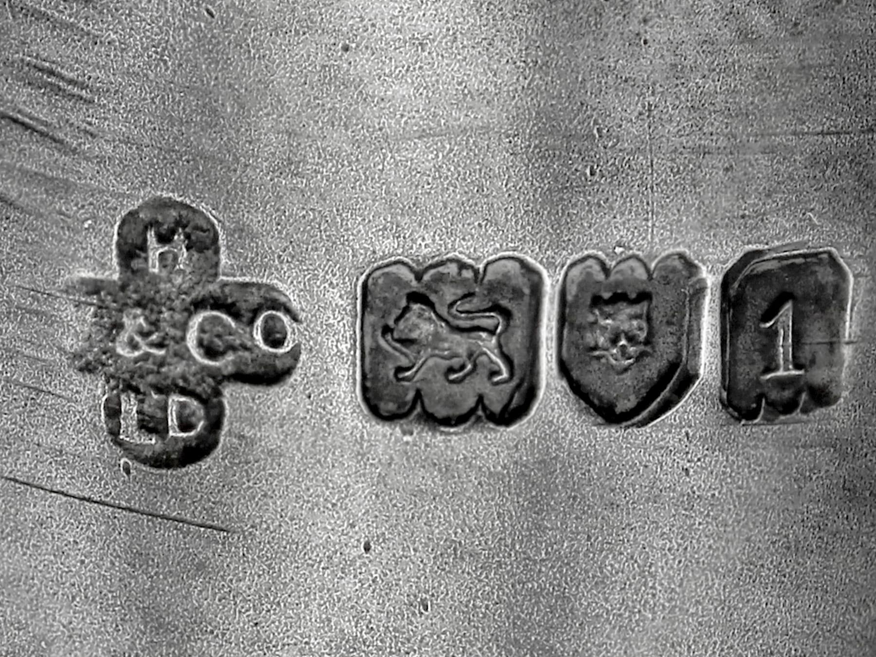 Antico peperone a conchiglia in argento sterling di epoca edoardiana in vendita 2
