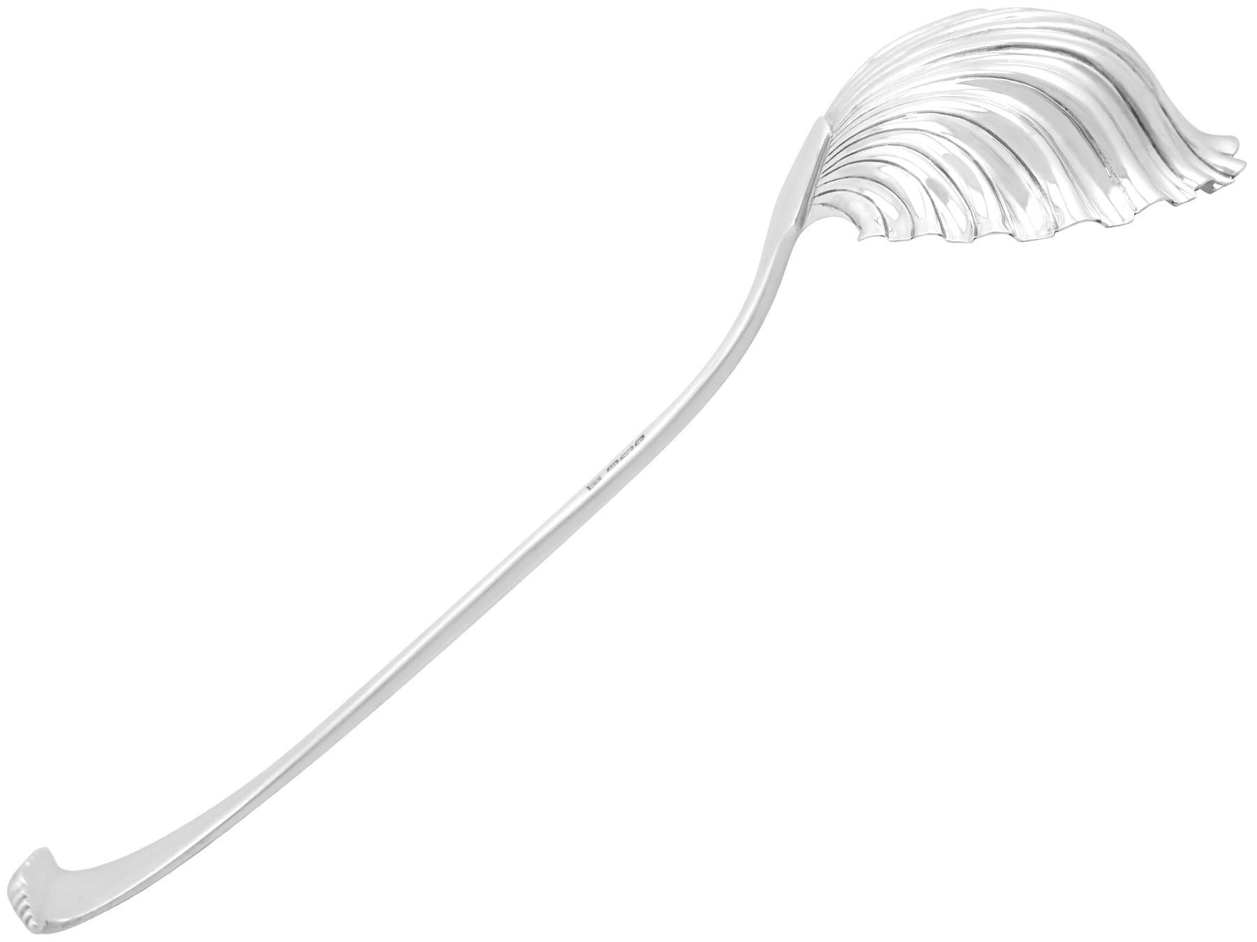 Édouardien Louche à soupe édouardienne ancienne en argent sterling (1904) en vente
