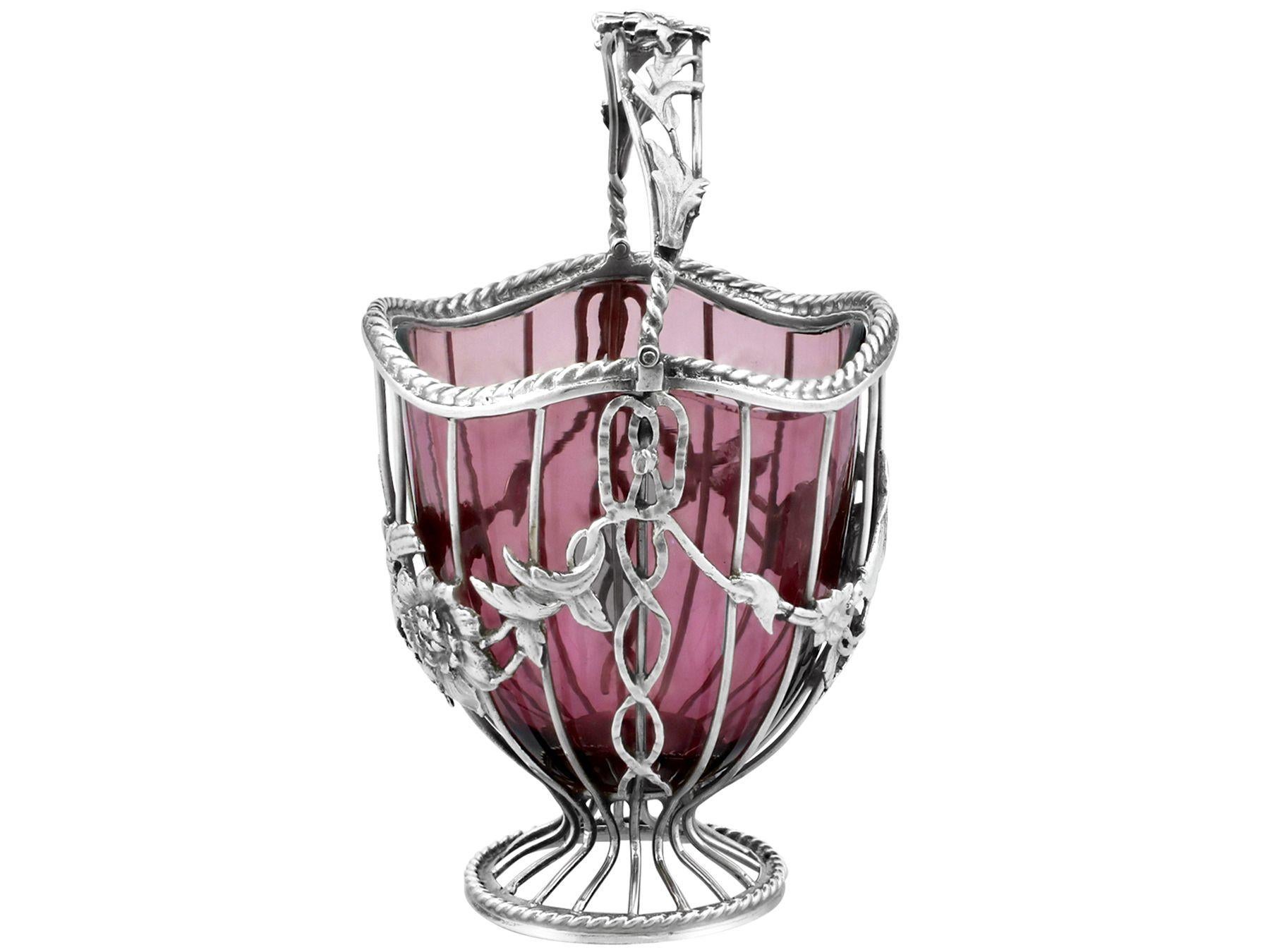 An exceptional, fine and impressive antique Edwardian English sterling silver sugar basket; an addition to our silver teaware collection

This exceptional antique Edwardian sterling silver sugar basket with liner has a bell-shaped form onto a