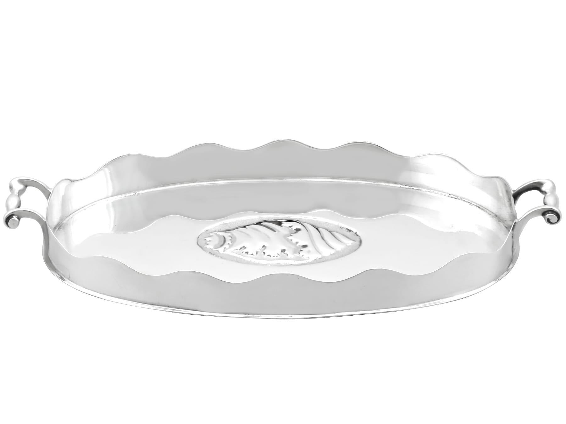 Early 20th Century Antique Edwardian Sterling Silver Trinket Tray (1904) For Sale