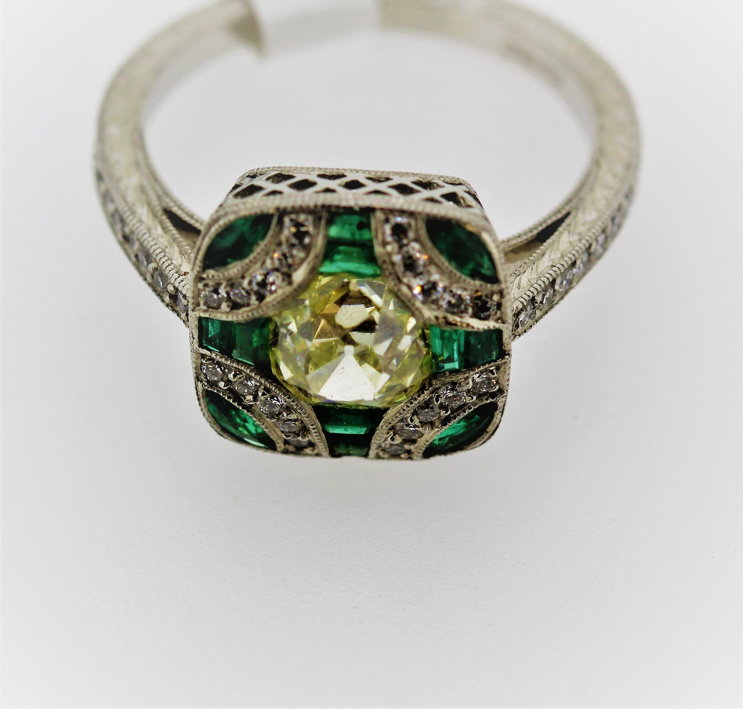 Antique Edwardian Style Fancy Yellow Old Mine Cut Diamond and Emerald Ring im Angebot 8