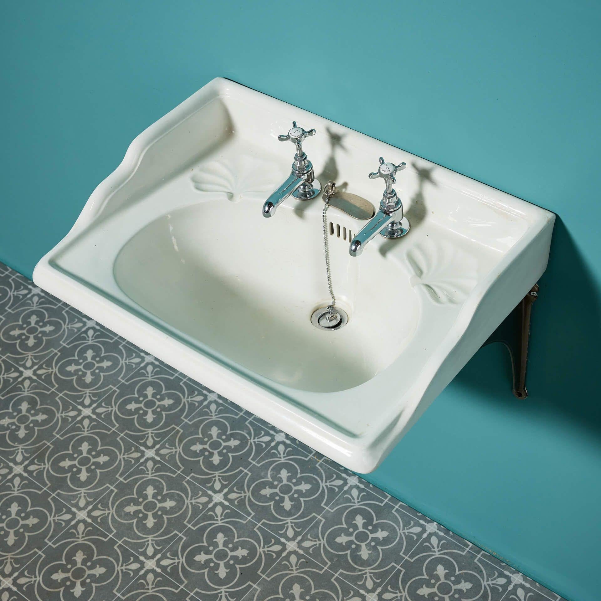 Édouardien Evier mural ancien en céramique de style édouardien en vente