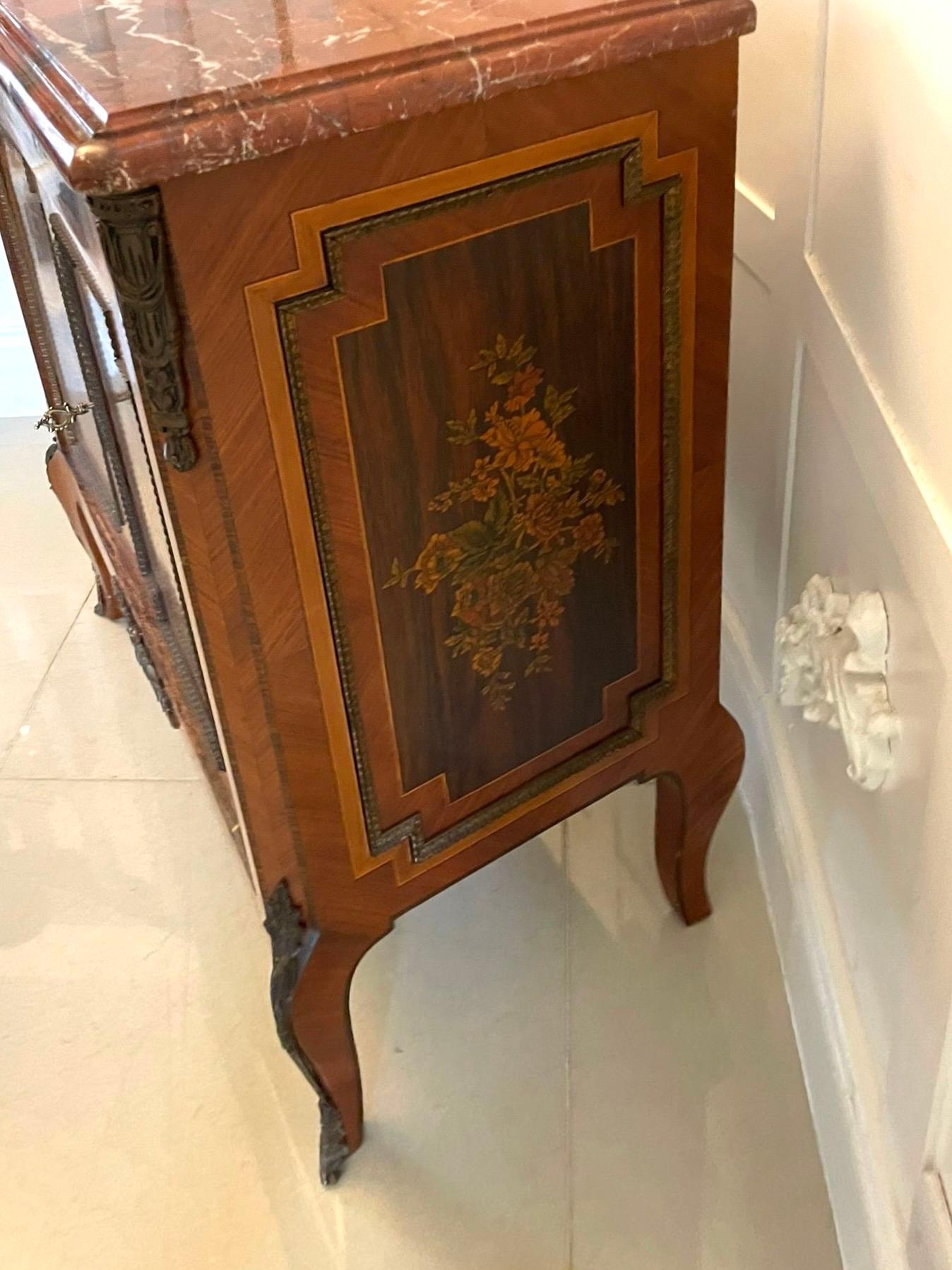 Ancienne armoire d'appoint en bois de rose et marqueterie française de qualité supérieure de l'époque édouardienne en vente 4