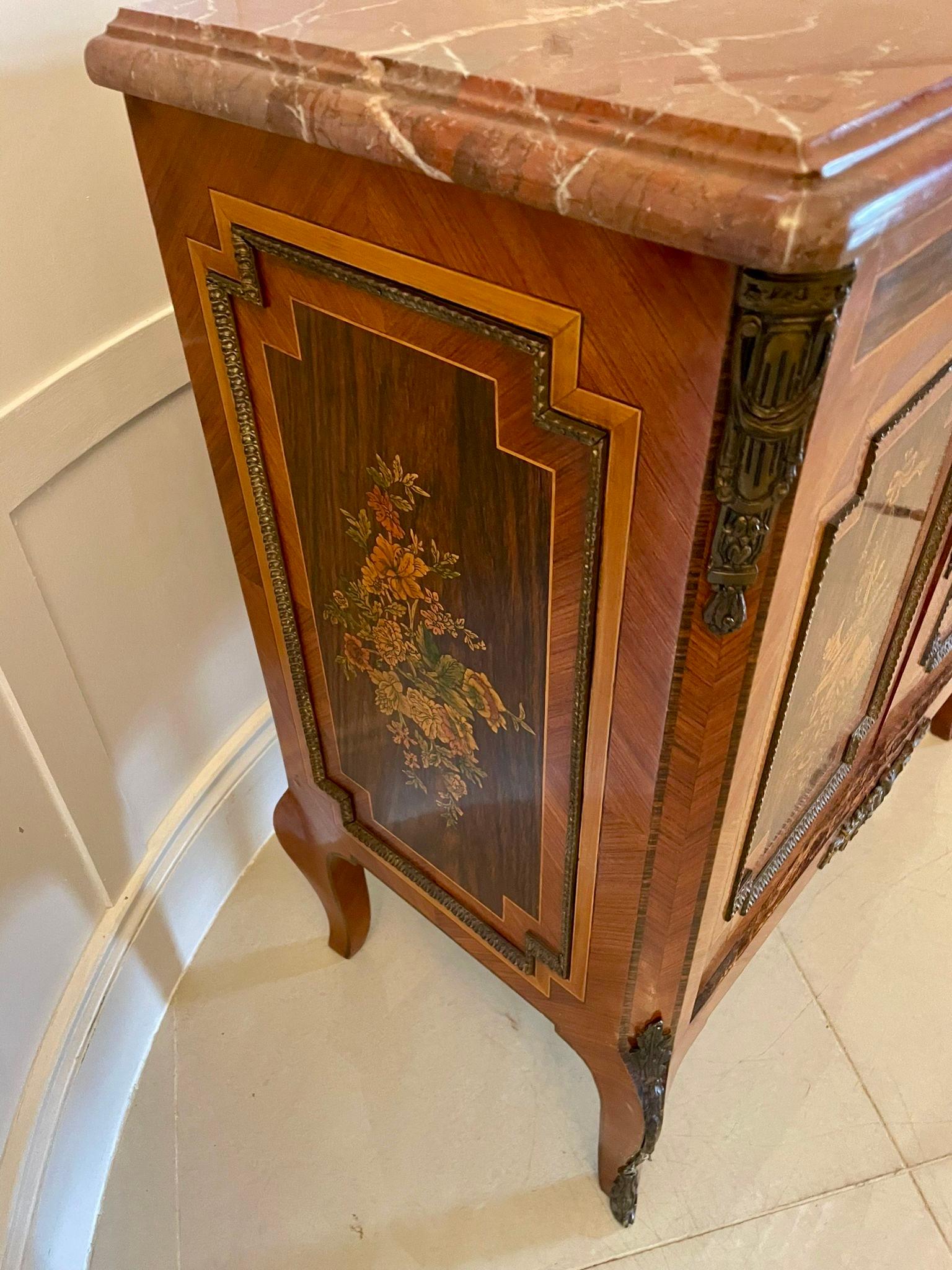 Autre Ancienne armoire d'appoint en bois de rose et marqueterie française de qualité supérieure de l'époque édouardienne en vente