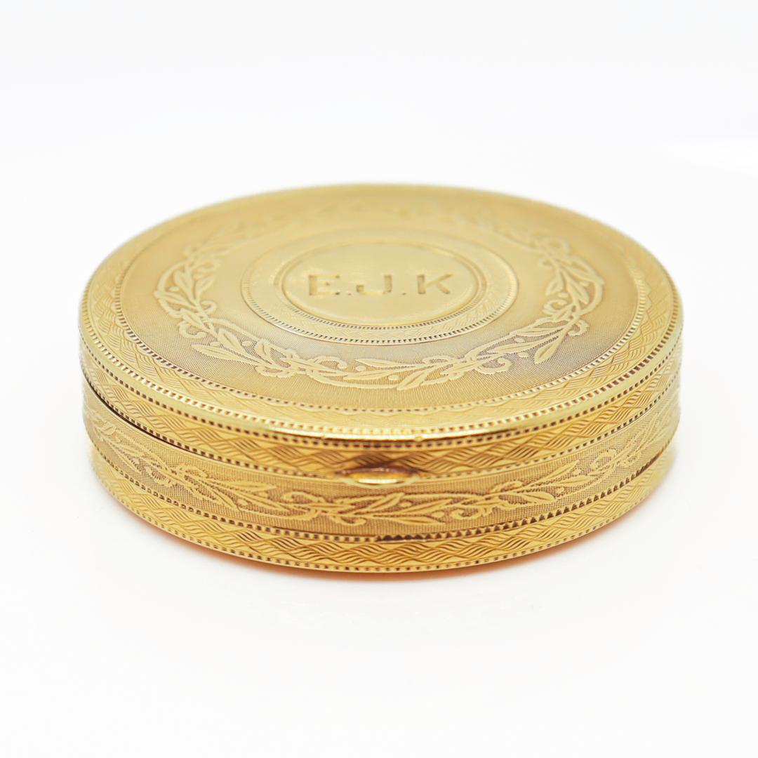 Antike edwardianische Tiffany & Co. Runde 14k Gold Kompakte oder Pillenschachtel im Zustand „Gut“ in Philadelphia, PA
