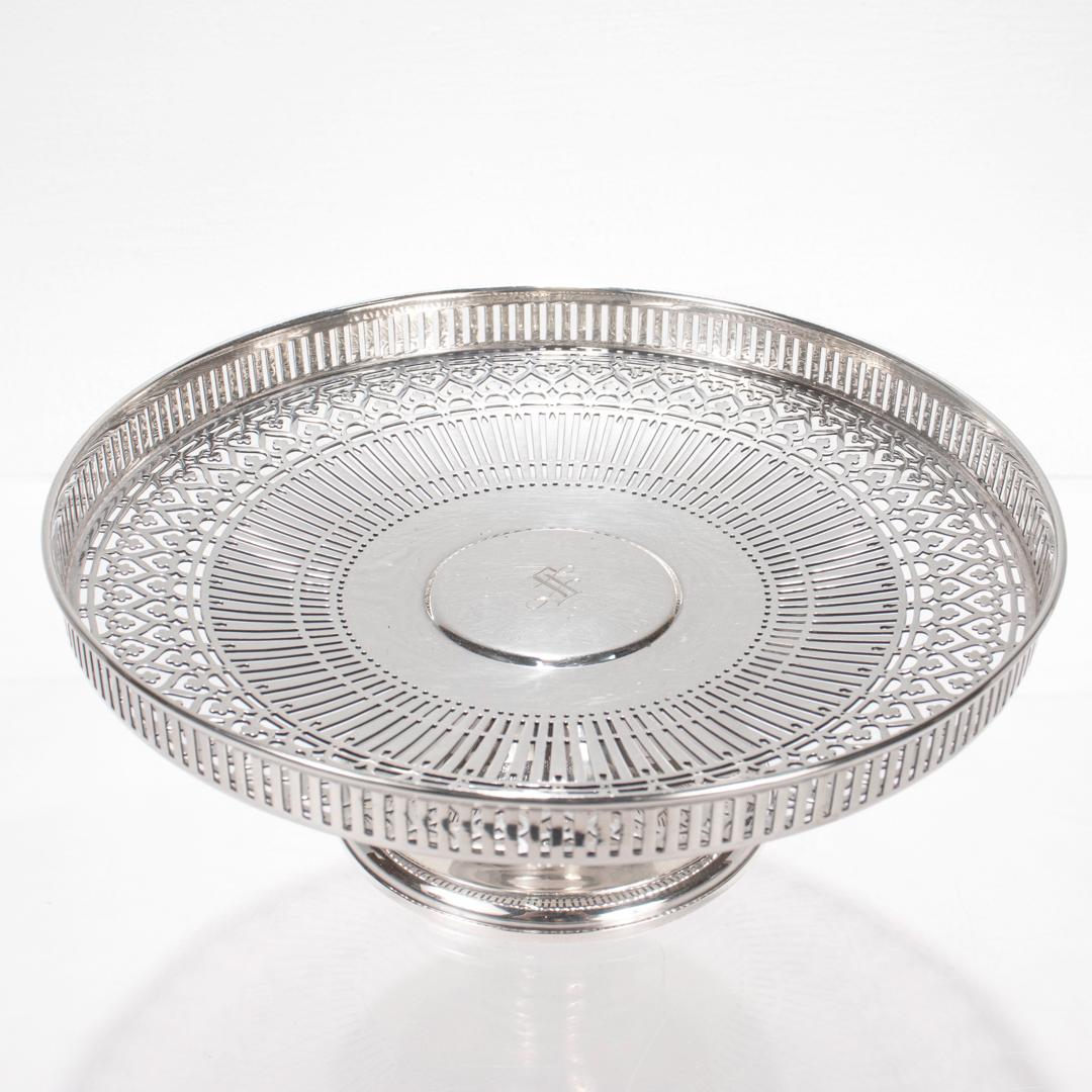 Antike edwardianische Tiffany & Co. Tortenstand oder Tazza mit Fuß aus Sterling Silber (Edwardian) im Angebot