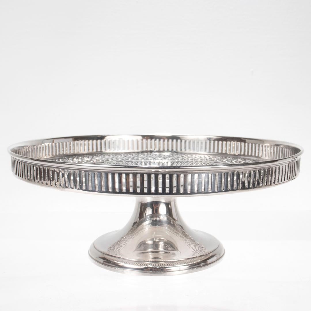 Antike edwardianische Tiffany & Co. Tortenstand oder Tazza mit Fuß aus Sterling Silber im Angebot 1