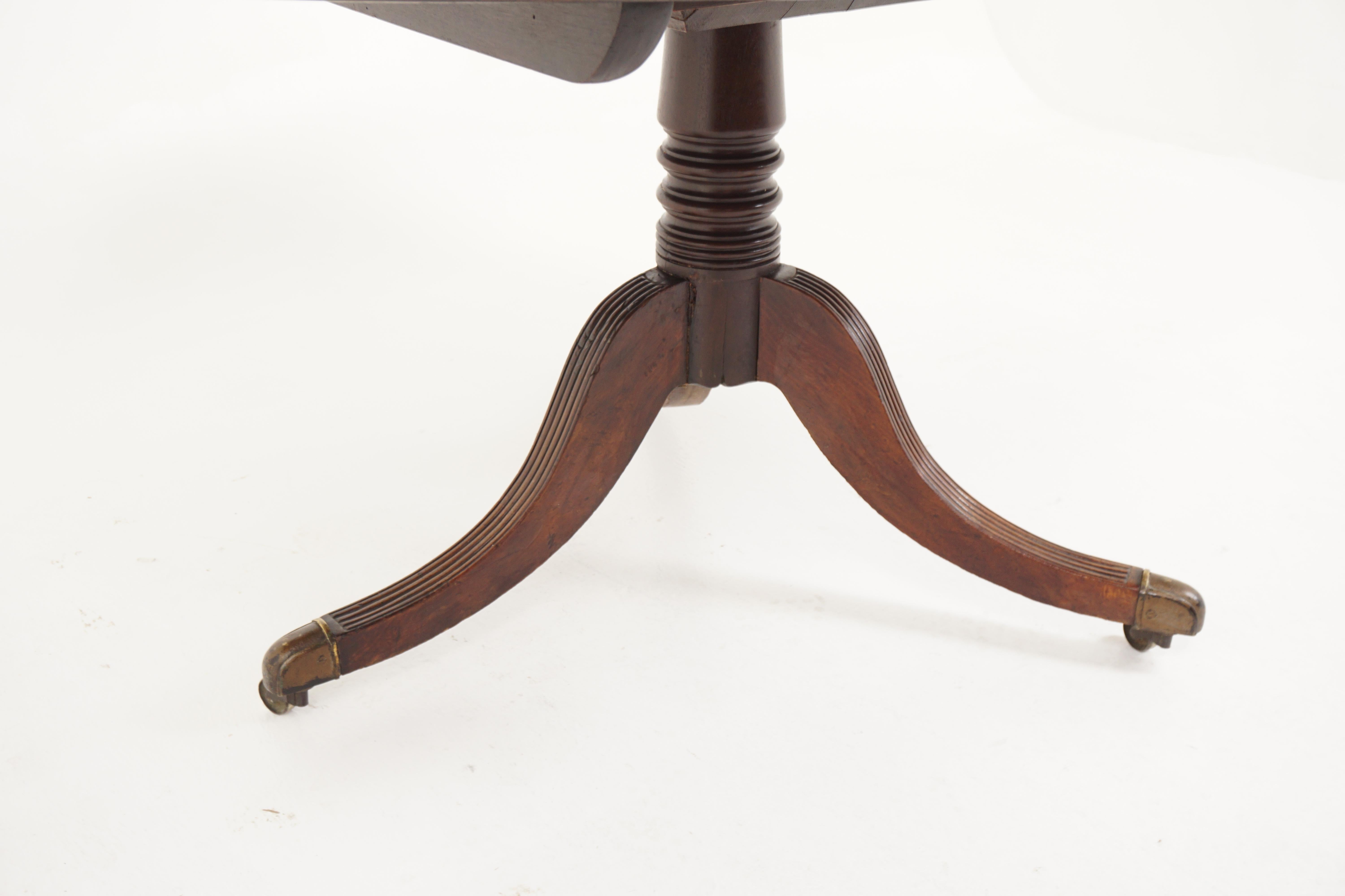 Antique Edwardian Tripod Walnut Oval Tilt Top Table, Scotland 1900, H230 In Good Condition In Vancouver, BC