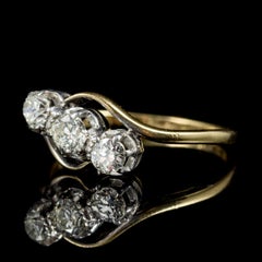 Antique Edwardian Twist Diamond Trilogy Ring 18 Carat Gold Platinum, circa 1915