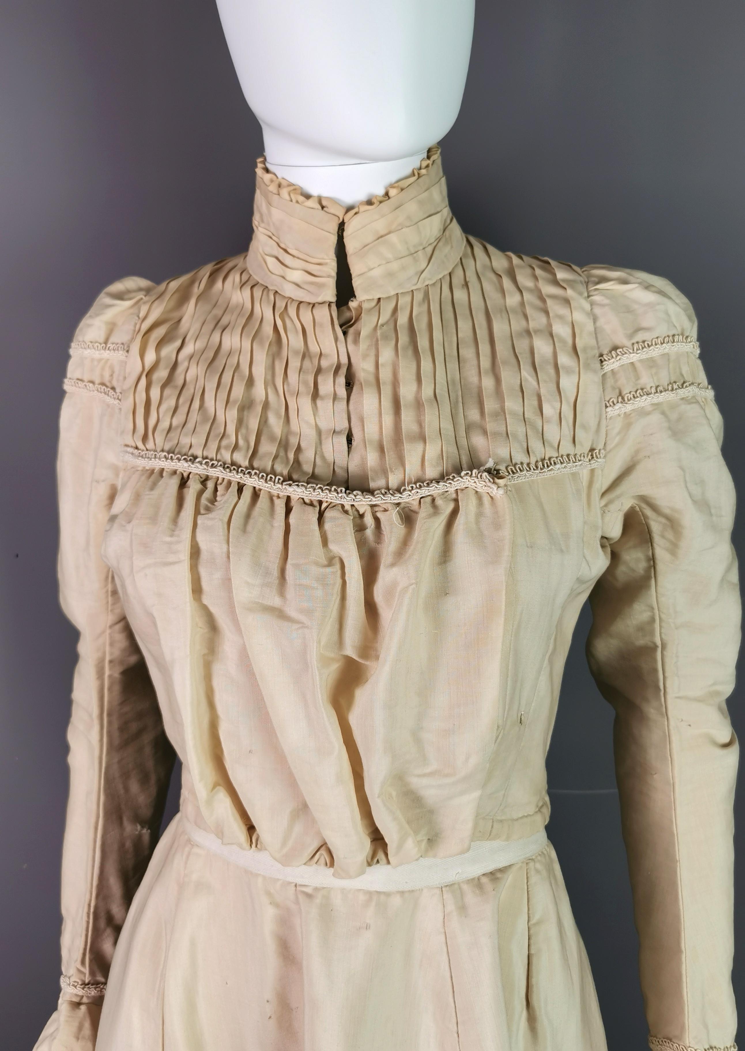 Women's Antique Edwardian two piece walking dress, Pouter pigeon chest 