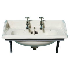 Lavabo mural antiguo