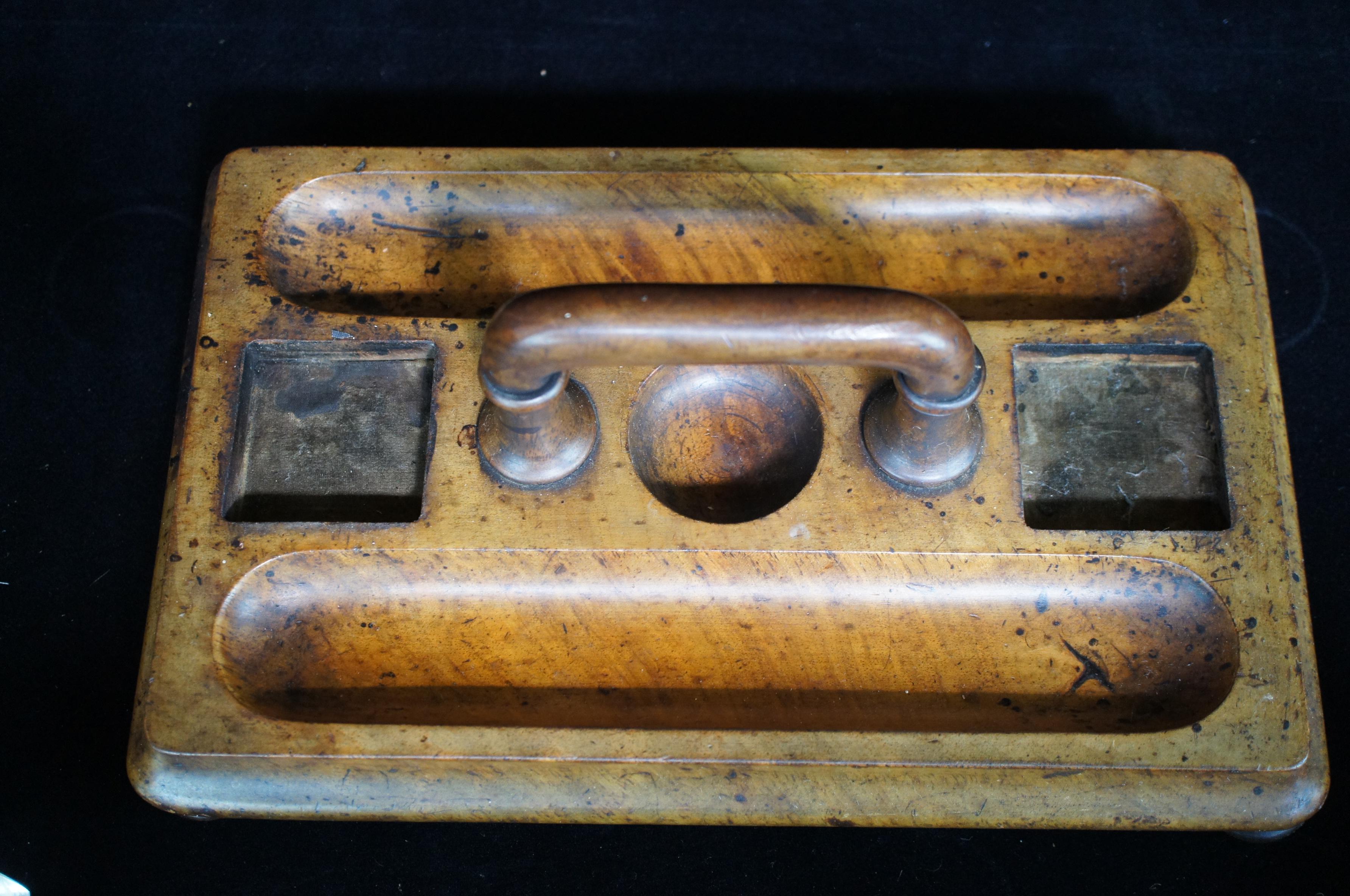 Antique Edwardian Walnut Double Inkwell Handled Footed Writing Desktop Caddy In Good Condition For Sale In Dayton, OH