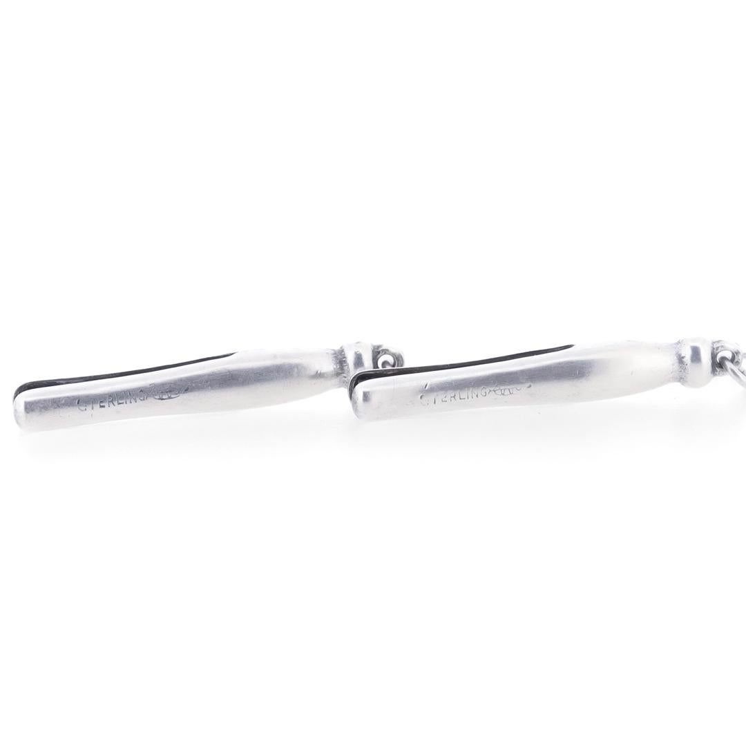 Antiker edwardianischer Webster Sterlingsilber Figuraler Clothespin-Kinderbügelhalter aus Sterlingsilber im Angebot 2