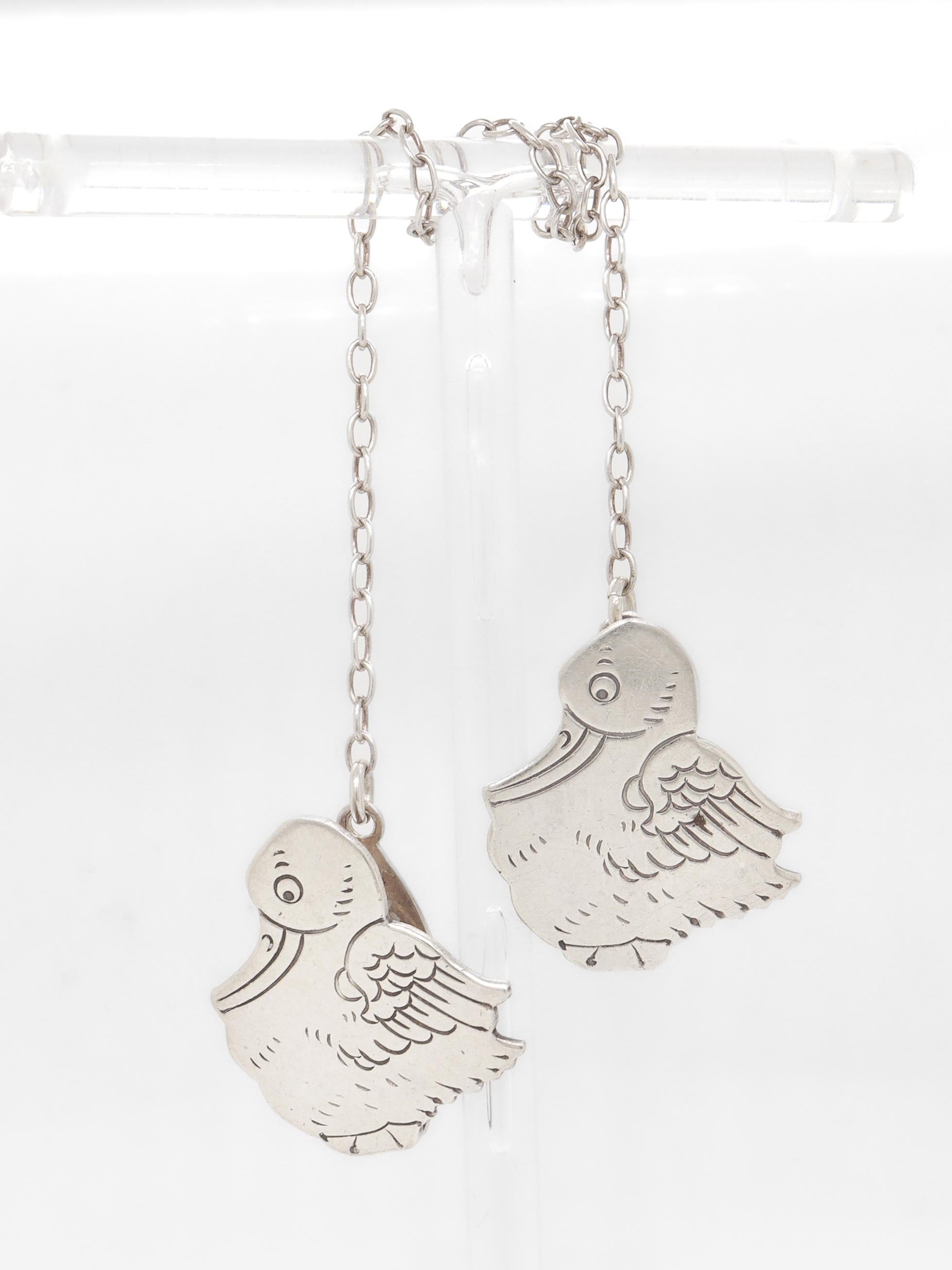 Antique Edwardian Webster Sterling Silver Figural Duck Child's Bib Holder In Good Condition For Sale In Philadelphia, PA